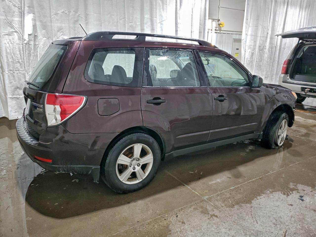 2013 Subaru Forester 2.5x Burgundy vin: JF2SHABC2DH425324