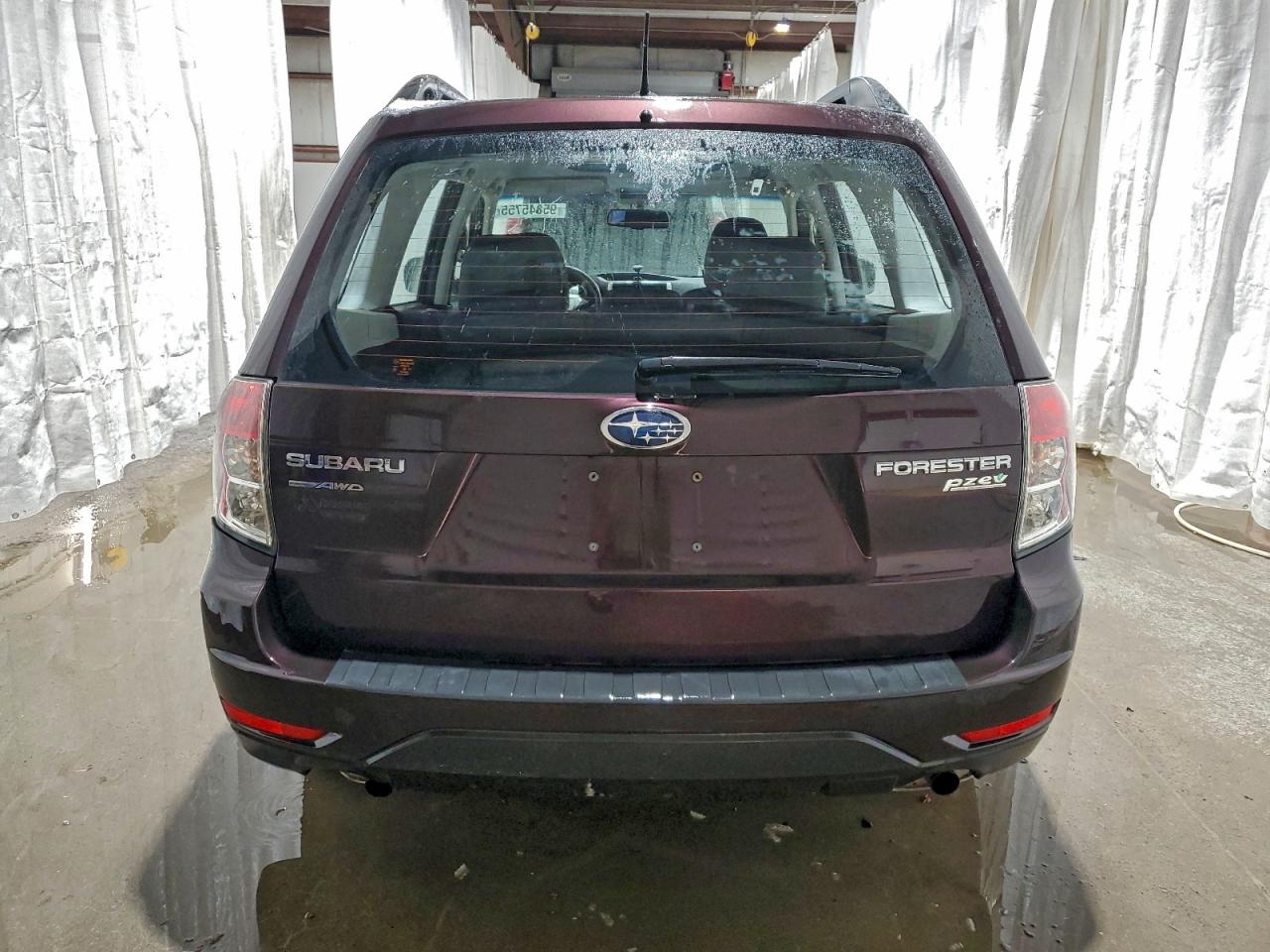 2013 Subaru Forester 2.5x Burgundy vin: JF2SHABC2DH425324