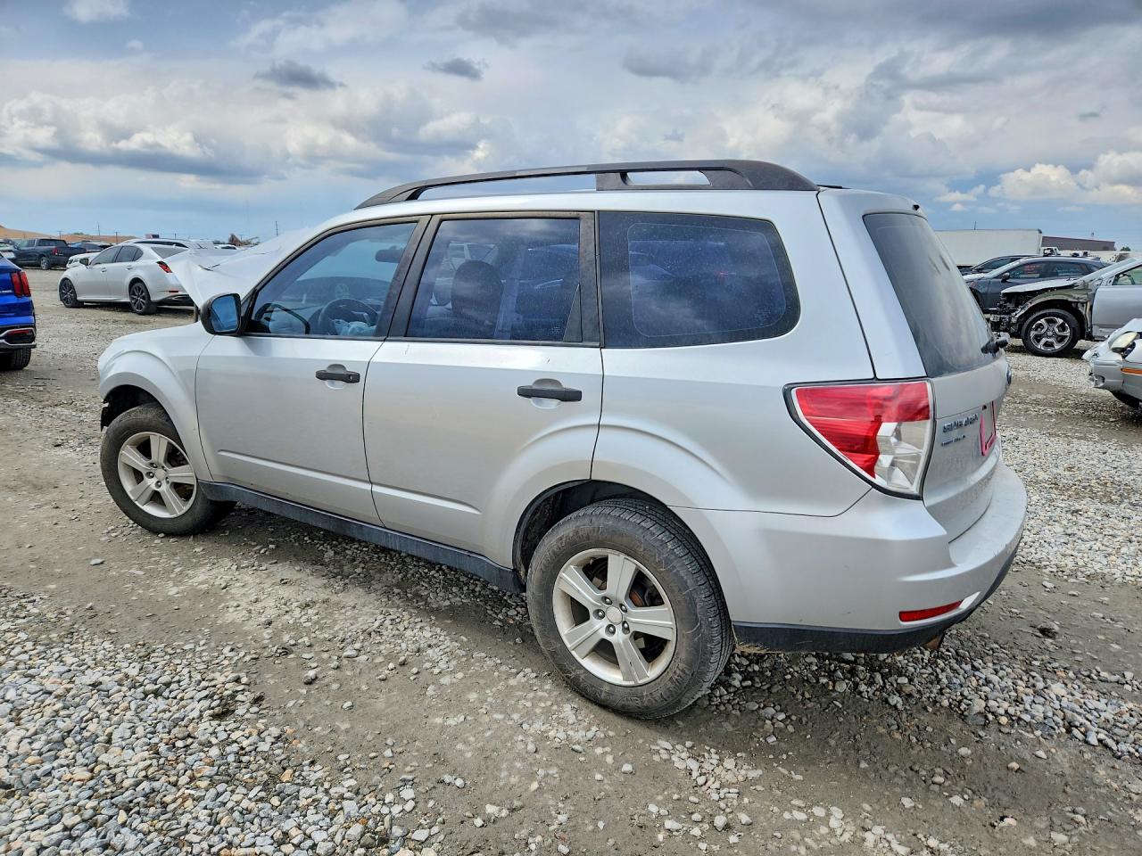 2011 Subaru Forester 2.5x Silver vin: JF2SHABC3BH721336