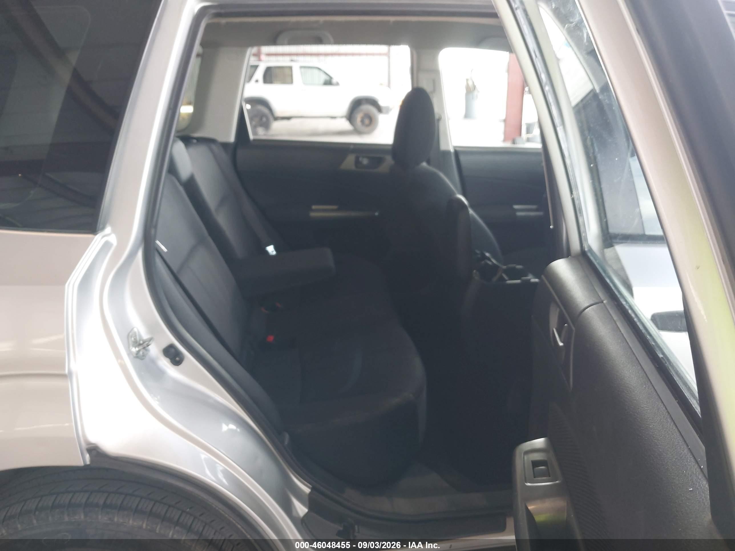2011 Subaru Forester 2.5x Серебряный vin: JF2SHABC3BH721353