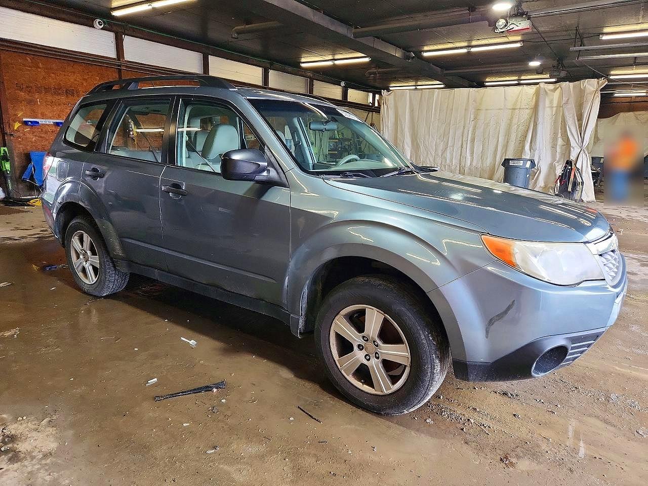 2011 Subaru Forester 2.5x Blue vin: JF2SHABC3BH727833