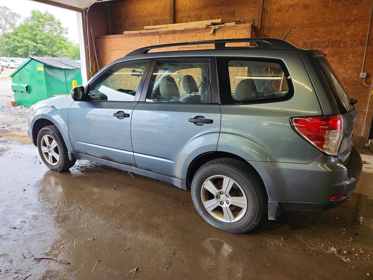 2011 Subaru Forester 2.5x Blue vin: JF2SHABC3BH727833