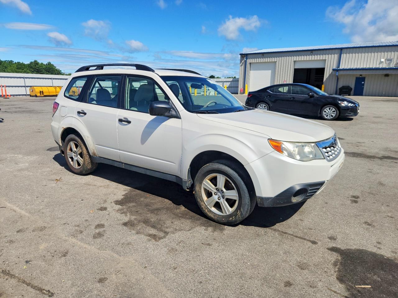 2011 Subaru Forester 2.5x White vin: JF2SHABC3BH779818