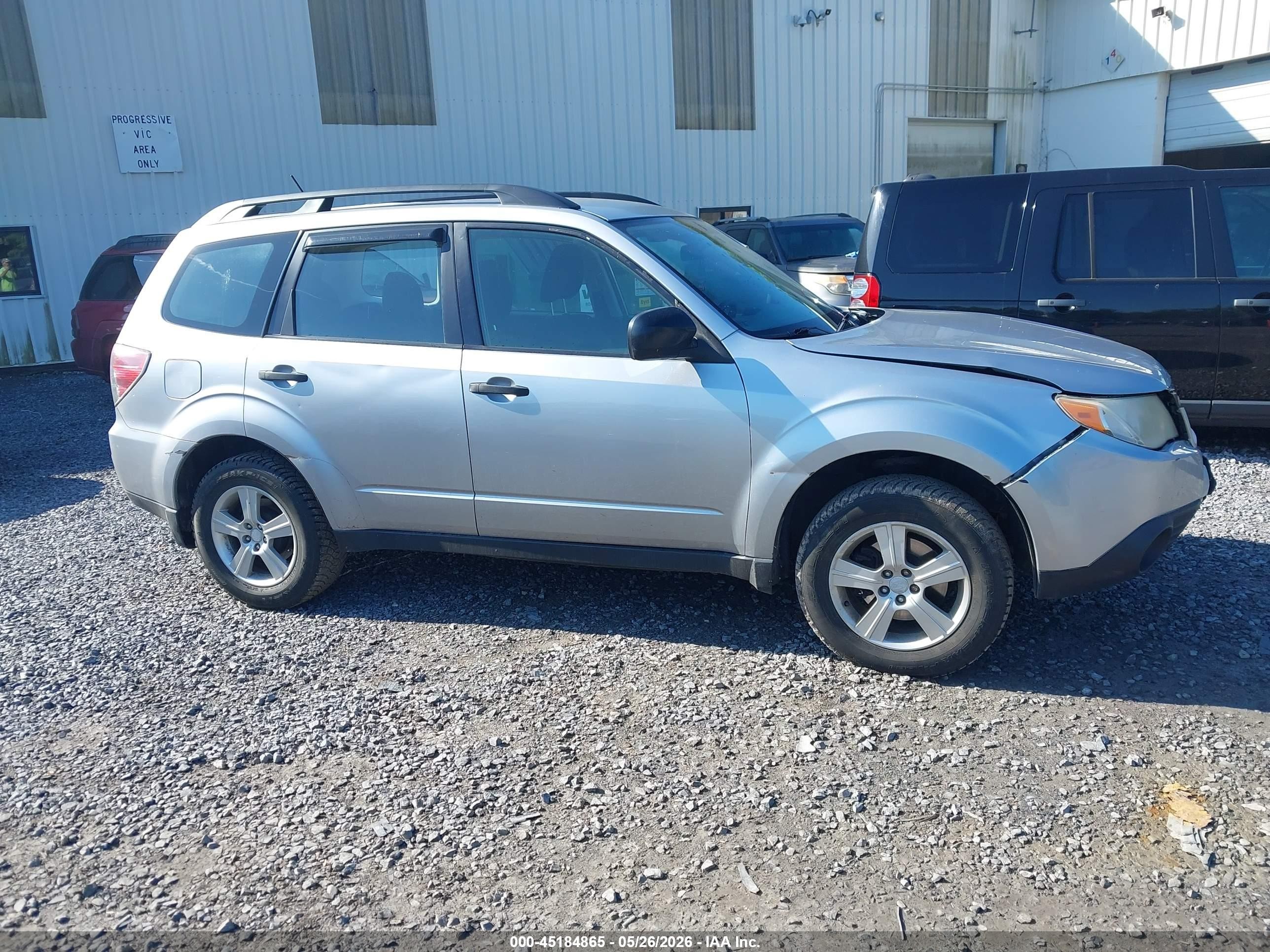 2012 Subaru Forester 2.5x Silver vin: JF2SHABC3CH422902