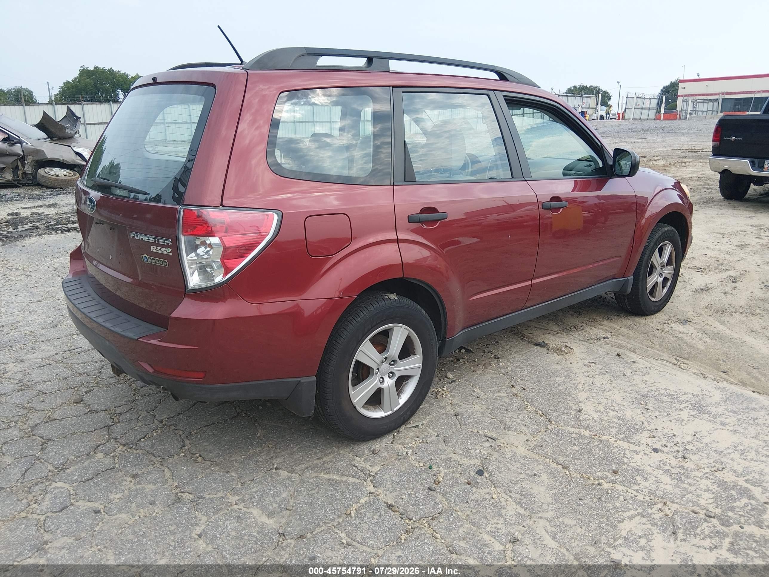 2012 Subaru Forester 2.5x Red vin: JF2SHABC3CH470335