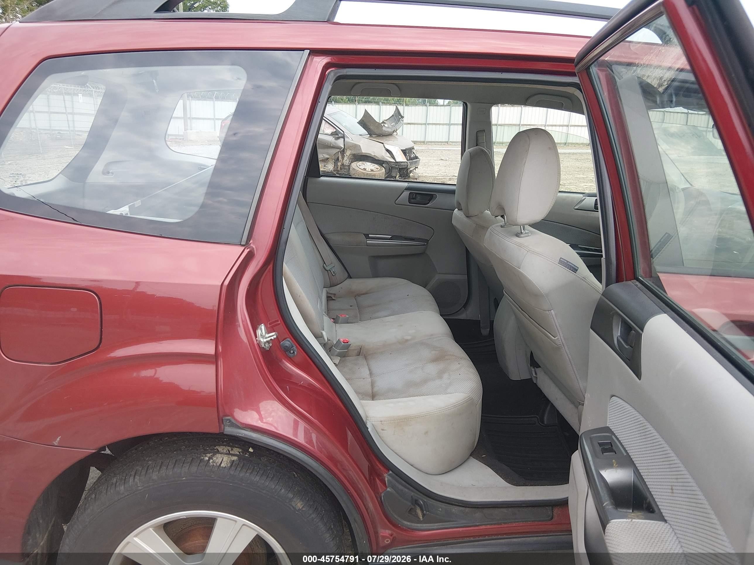 2012 Subaru Forester 2.5x Red vin: JF2SHABC3CH470335