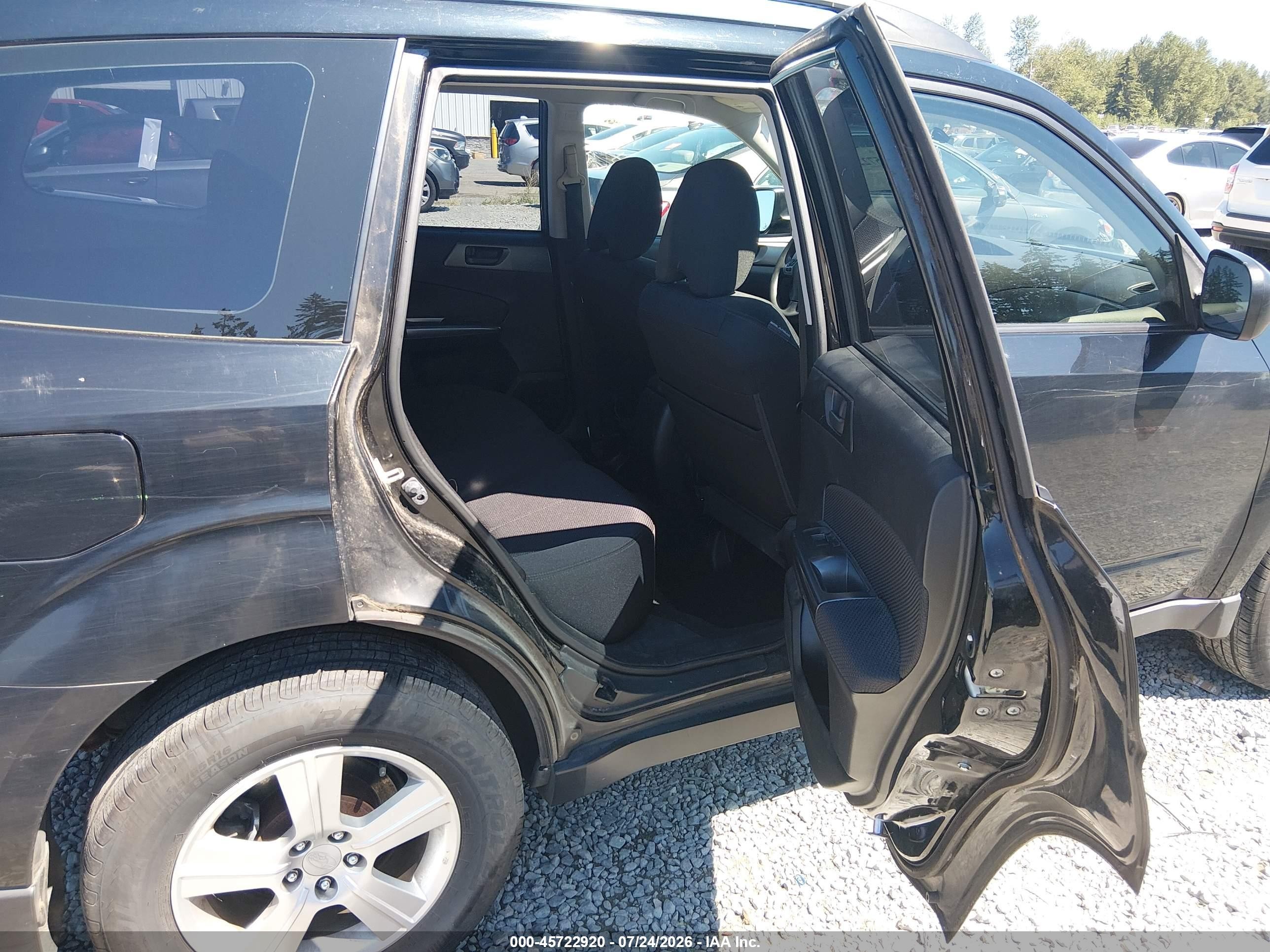 2013 Subaru Forester 2.5x Black vin: JF2SHABC3DG430361