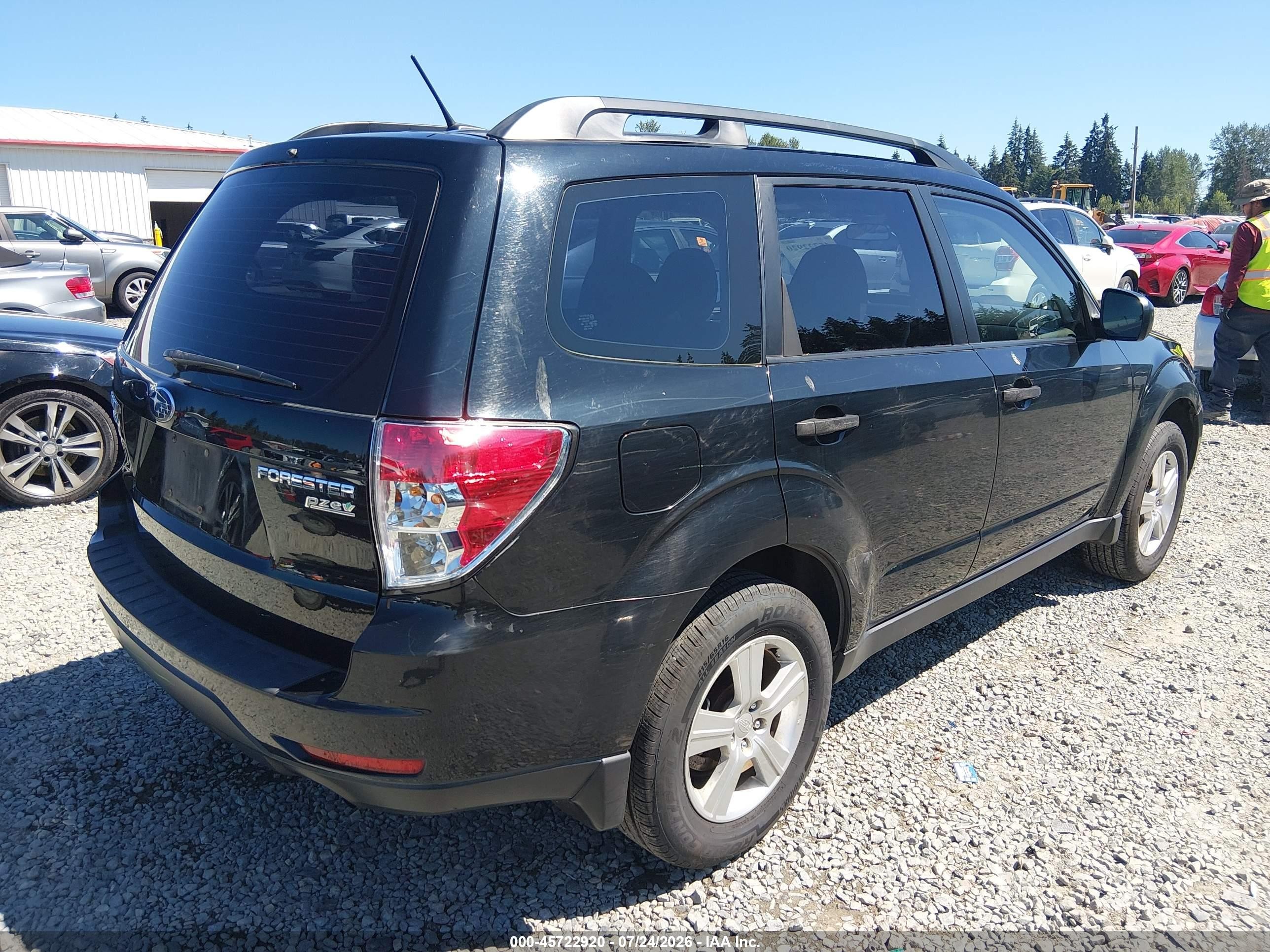 2013 Subaru Forester 2.5x Black vin: JF2SHABC3DG430361