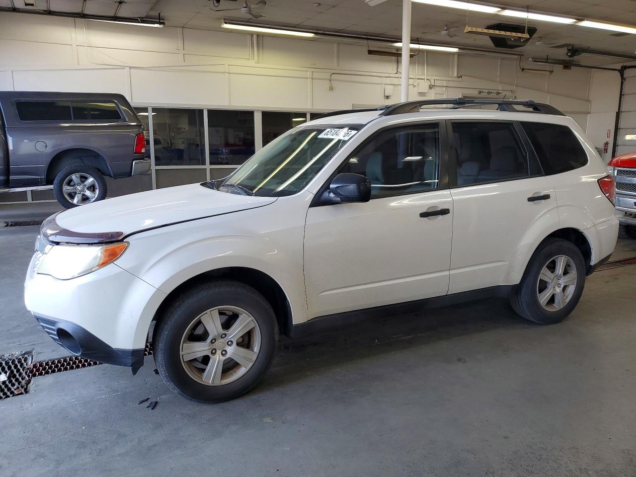 2013 Subaru Forester 2.5x White vin: JF2SHABC3DH429298