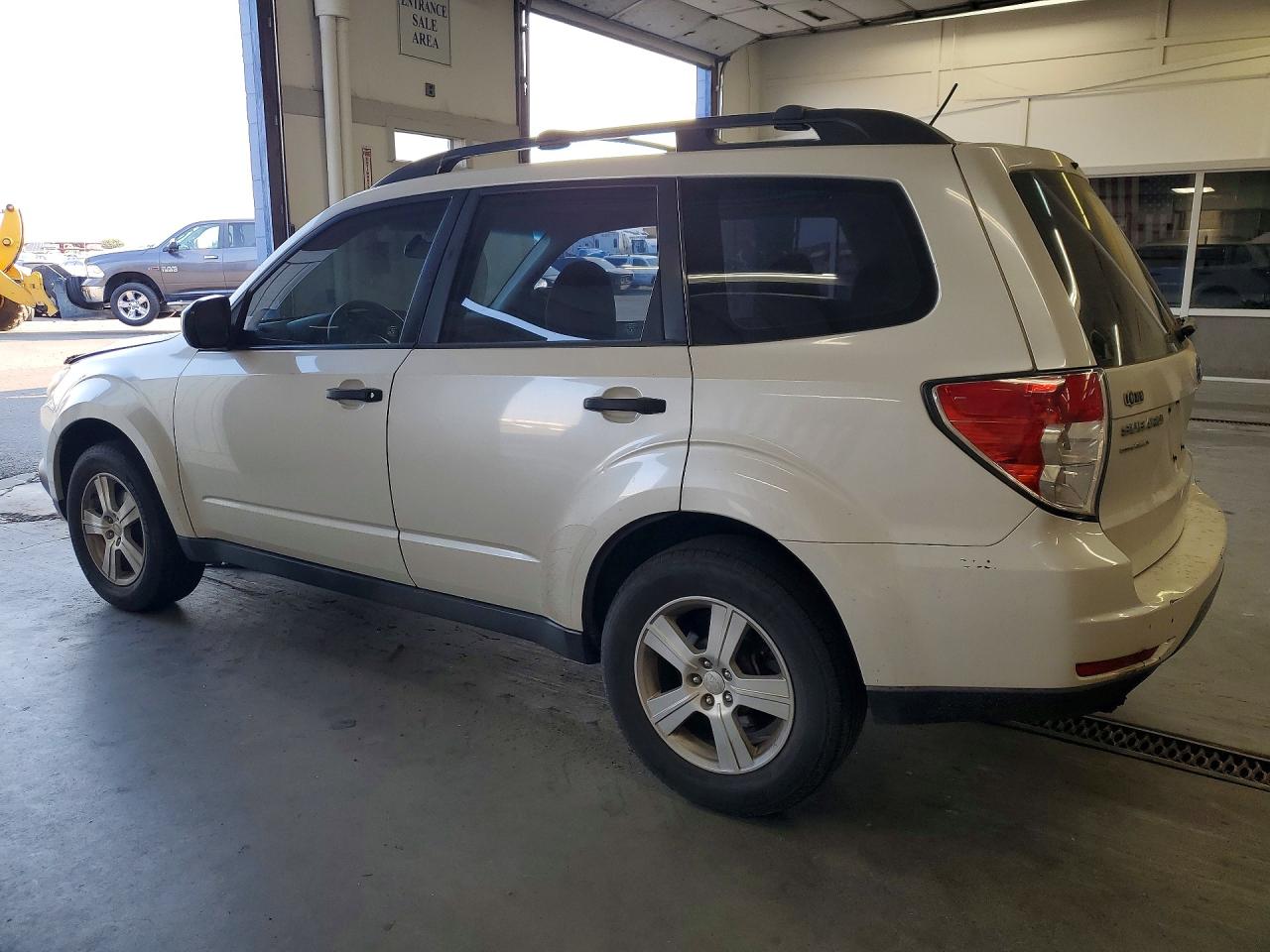 2013 Subaru Forester 2.5x White vin: JF2SHABC3DH429298