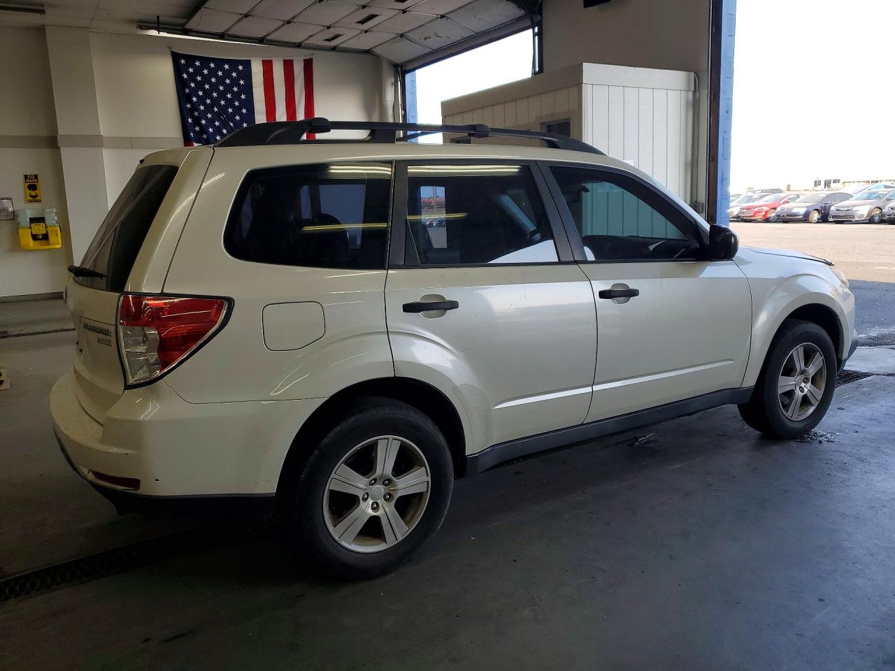 2013 Subaru Forester 2.5x White vin: JF2SHABC3DH429298
