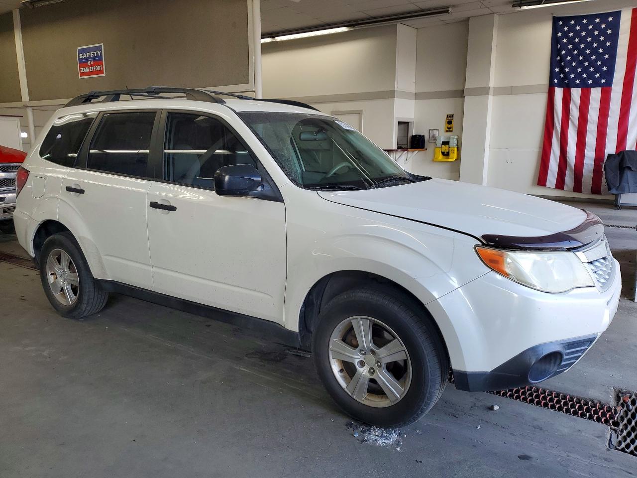 2013 Subaru Forester 2.5x White vin: JF2SHABC3DH429298