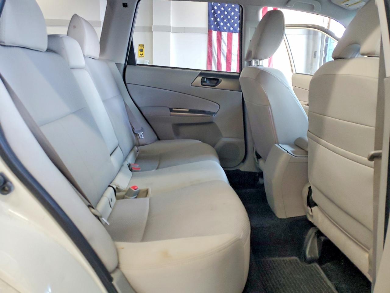 2013 Subaru Forester 2.5x White vin: JF2SHABC3DH429298