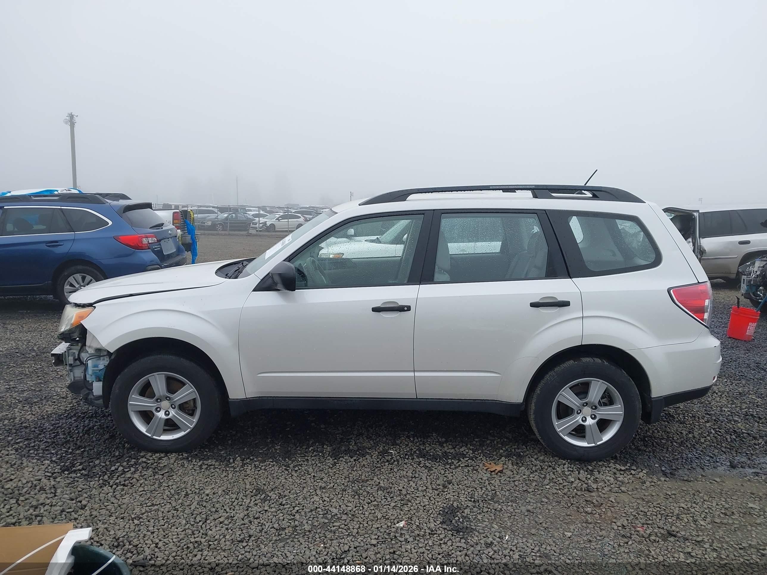 2011 Subaru Forester 2.5x White vin: JF2SHABC4BH757844