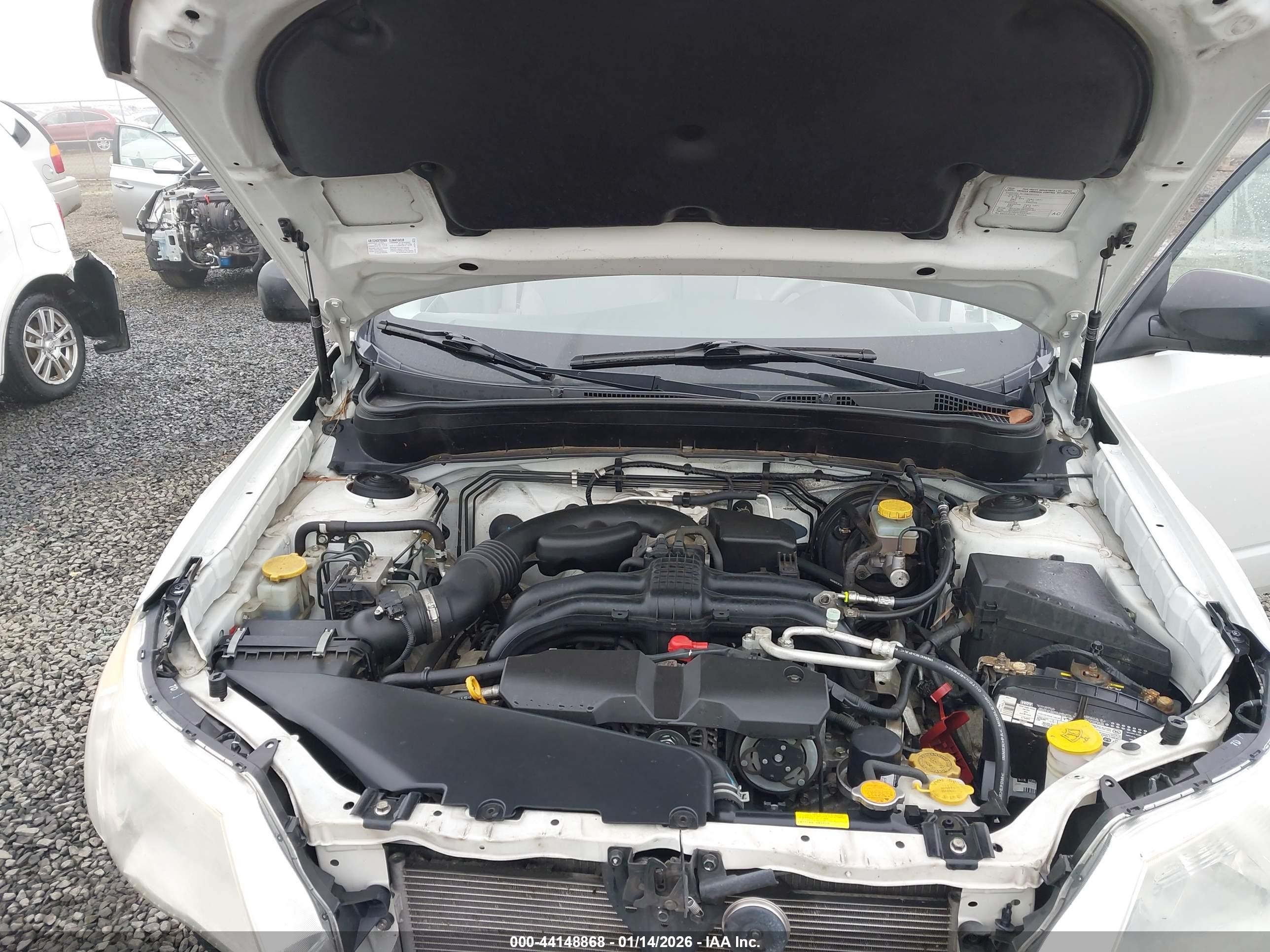 2011 Subaru Forester 2.5x White vin: JF2SHABC4BH757844