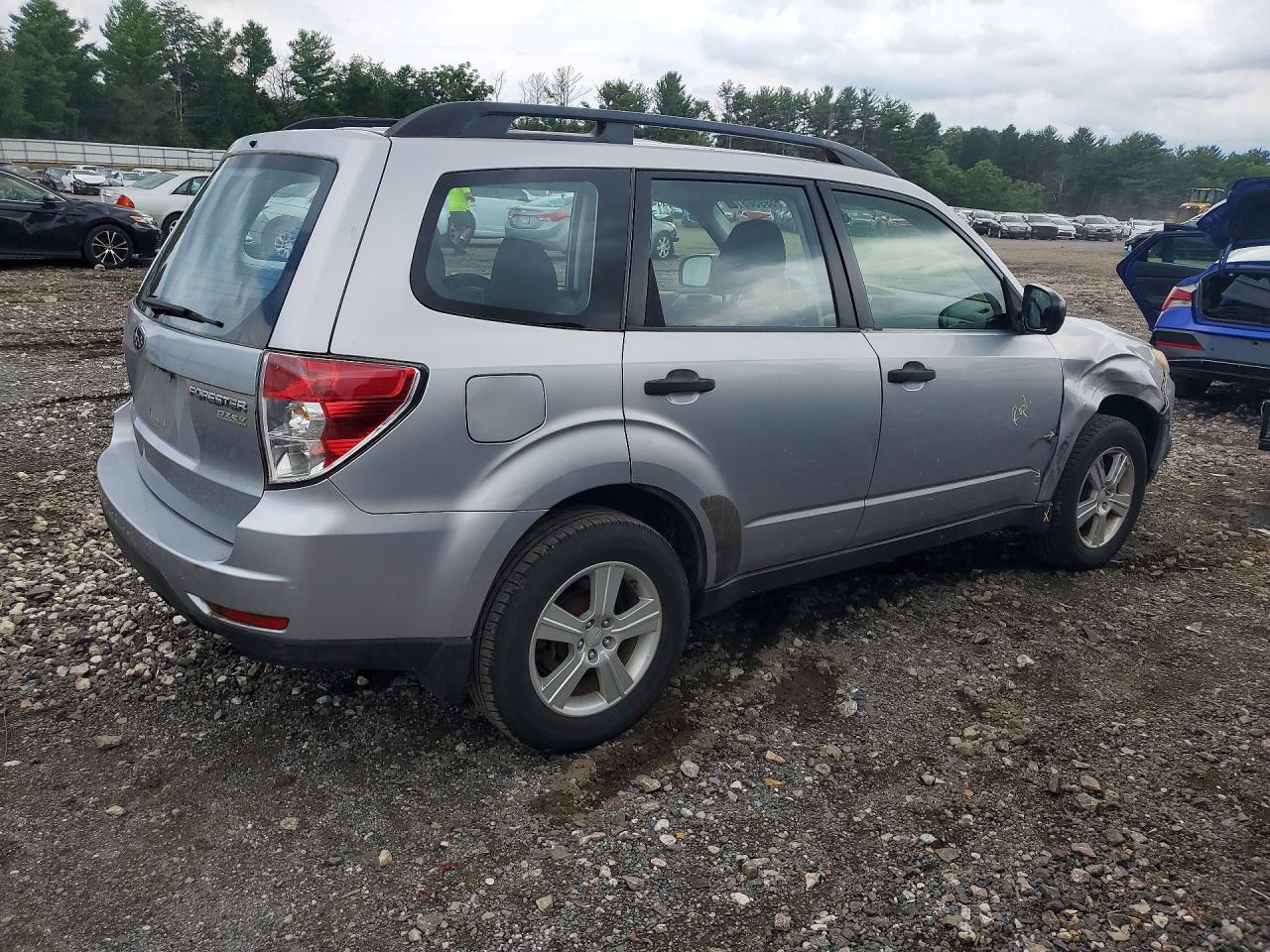 2012 Subaru Forester 2.5x Silver vin: JF2SHABC4CH466259