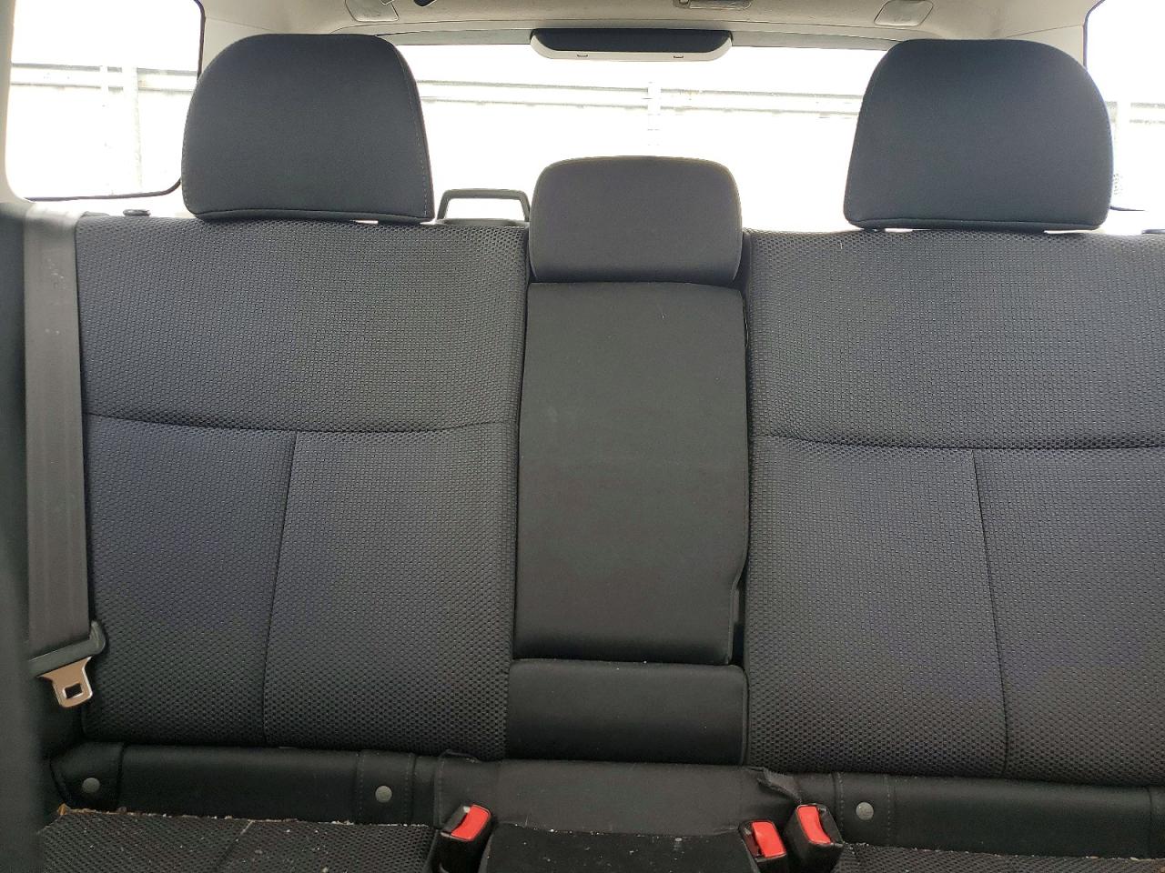 2012 Subaru Forester 2.5x Silver vin: JF2SHABC4CH466259