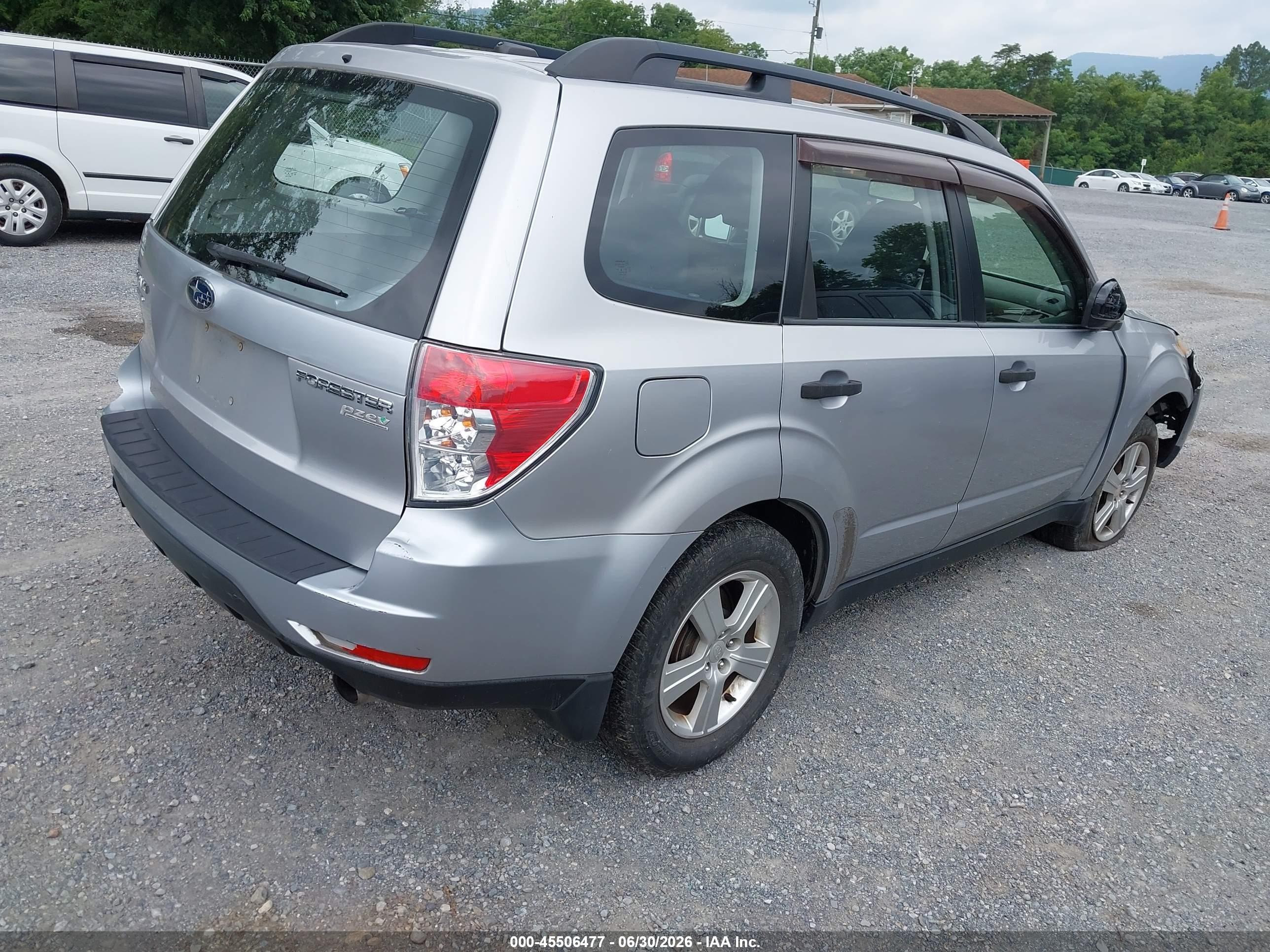 2013 Subaru Forester 2.5x Серебряный vin: JF2SHABC4DH414311