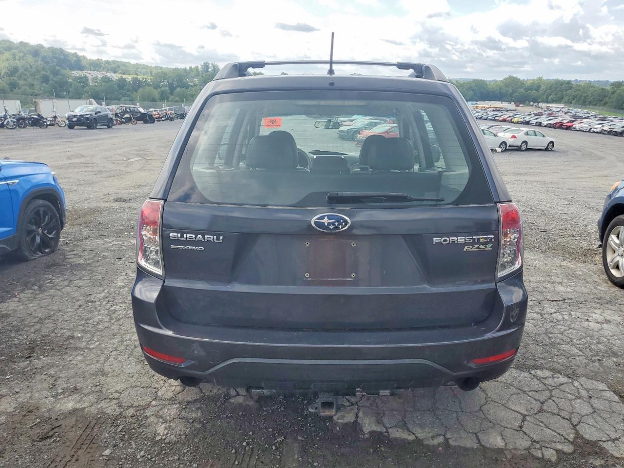 2011 Subaru Forester 2.5x Gray vin: JF2SHABC5BG705791