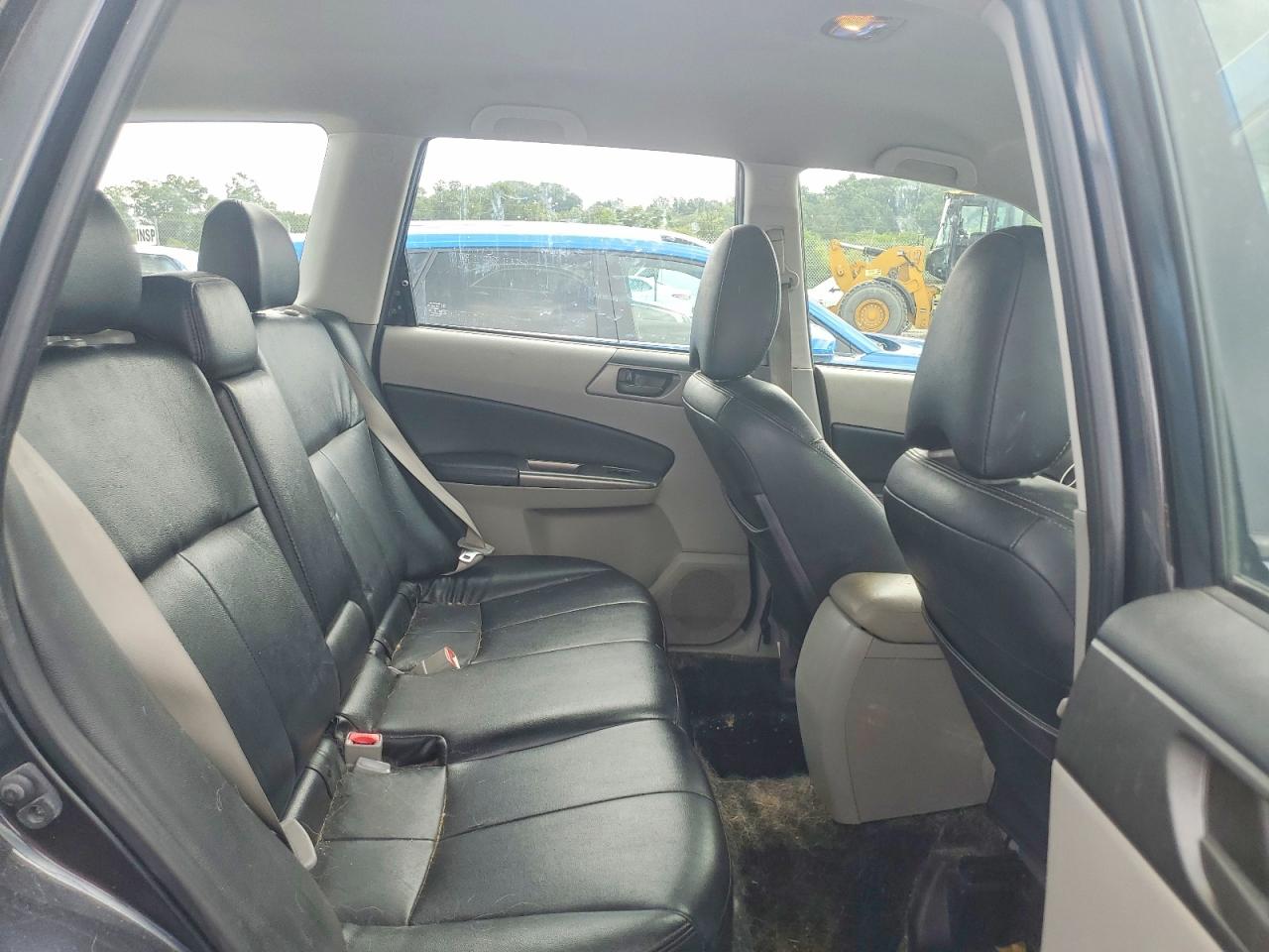 2011 Subaru Forester 2.5x Gray vin: JF2SHABC5BG705791