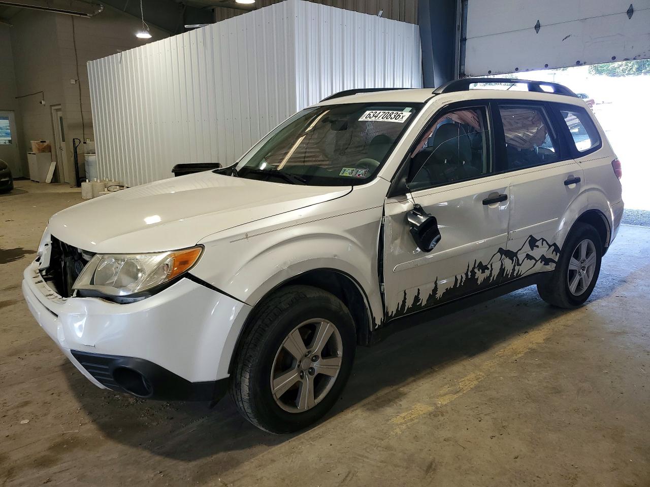 2011 Subaru Forester 2.5x White vin: JF2SHABC5BH715330