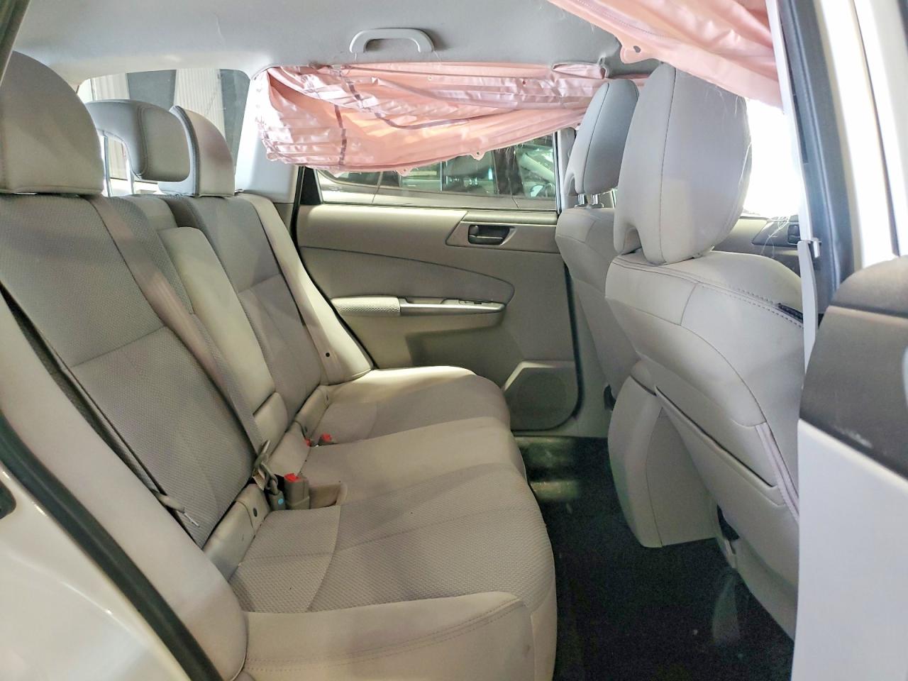 2011 Subaru Forester 2.5x White vin: JF2SHABC5BH715330