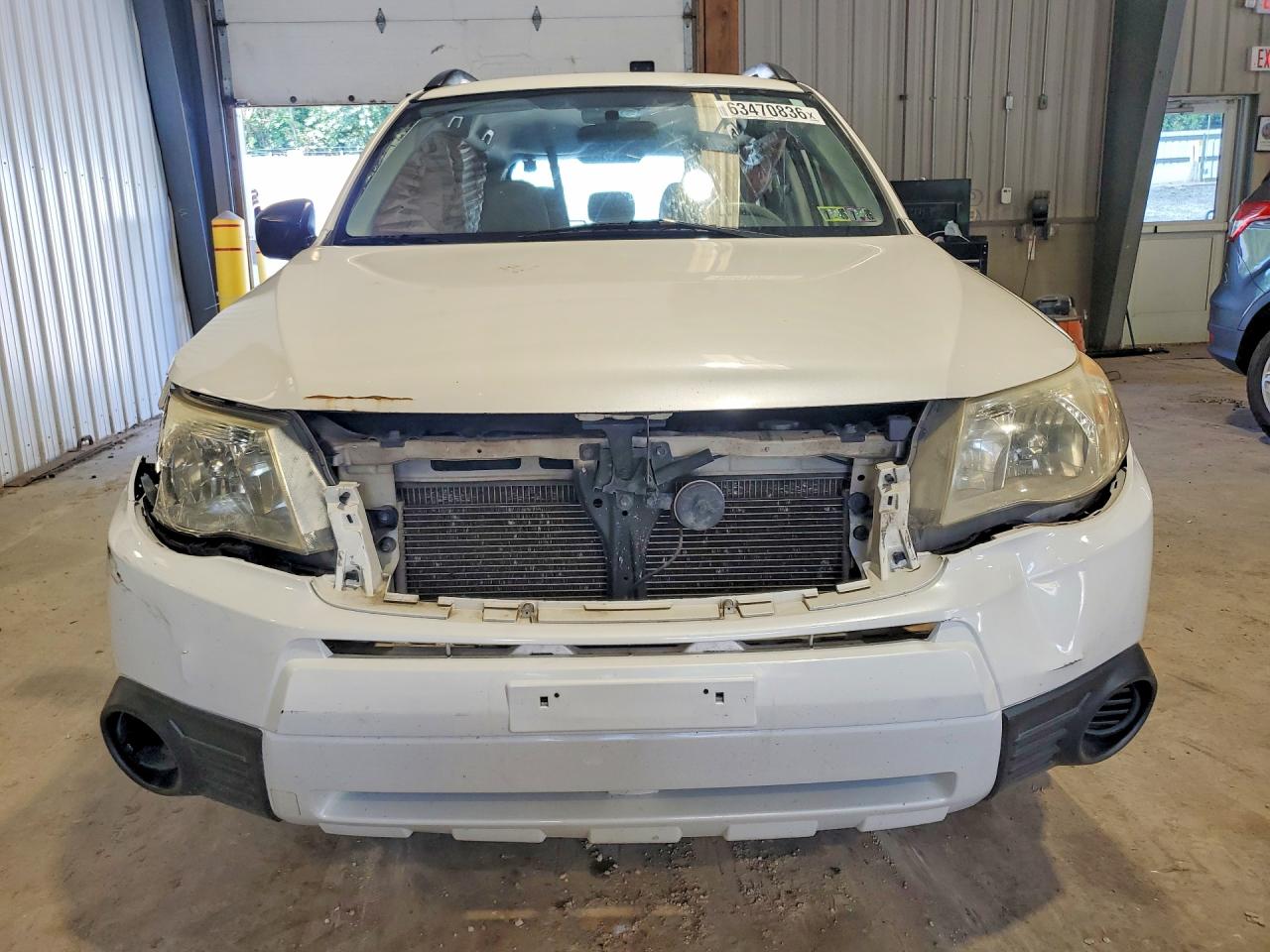 2011 Subaru Forester 2.5x White vin: JF2SHABC5BH715330