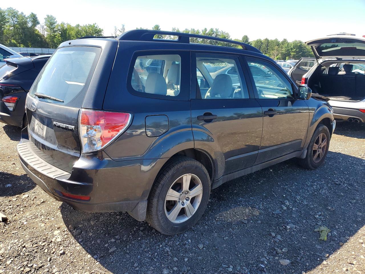 2011 Subaru Forester 2.5x Gray vin: JF2SHABC5BH717403