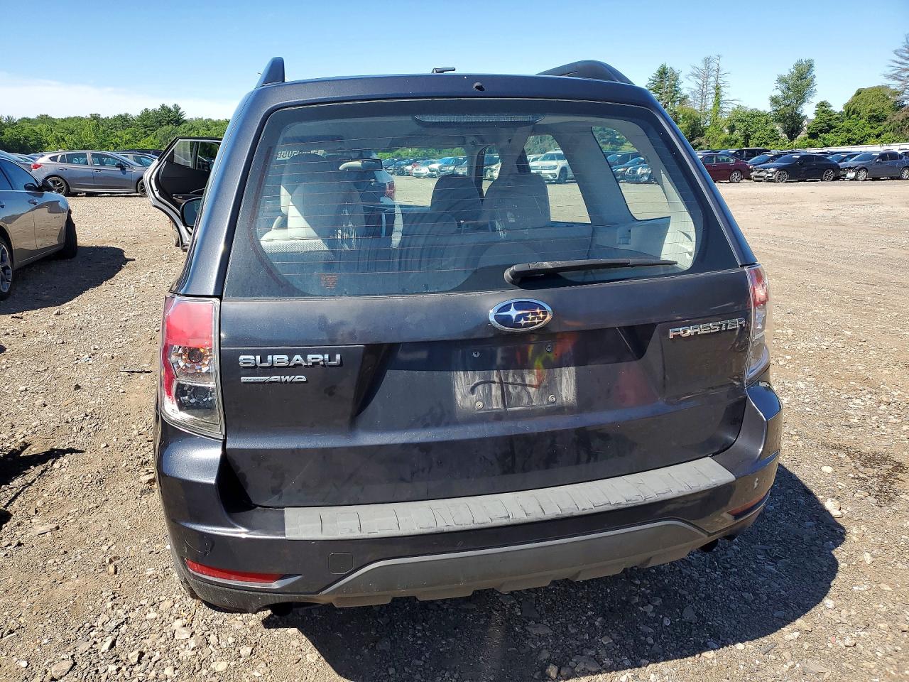 2011 Subaru Forester 2.5x Gray vin: JF2SHABC5BH717403