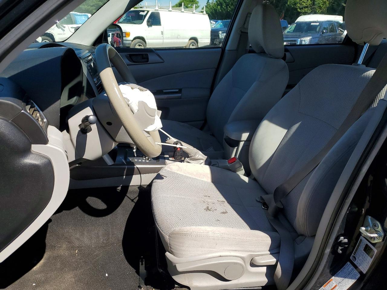 2011 Subaru Forester 2.5x Gray vin: JF2SHABC5BH717403