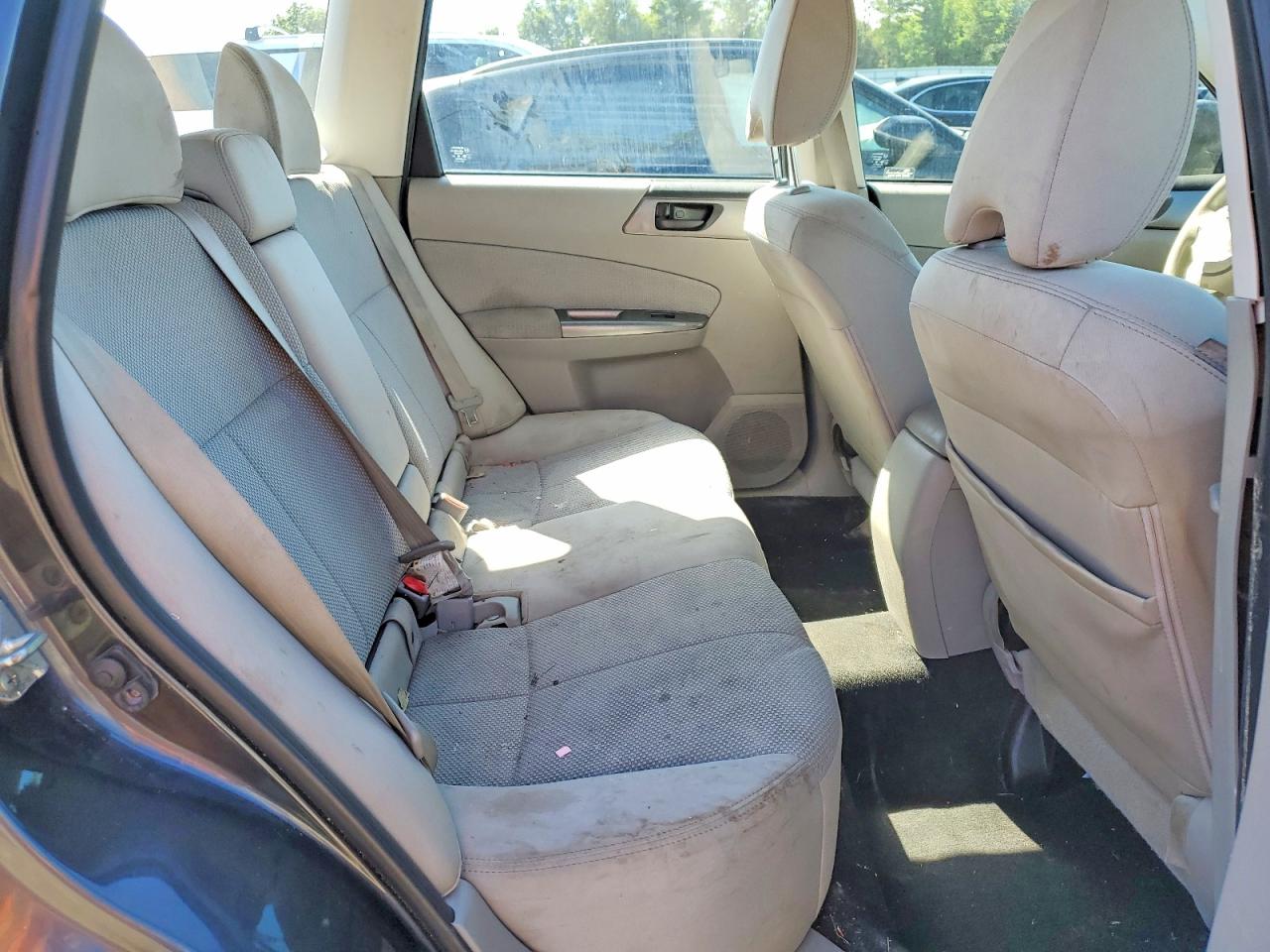 2011 Subaru Forester 2.5x Gray vin: JF2SHABC5BH717403