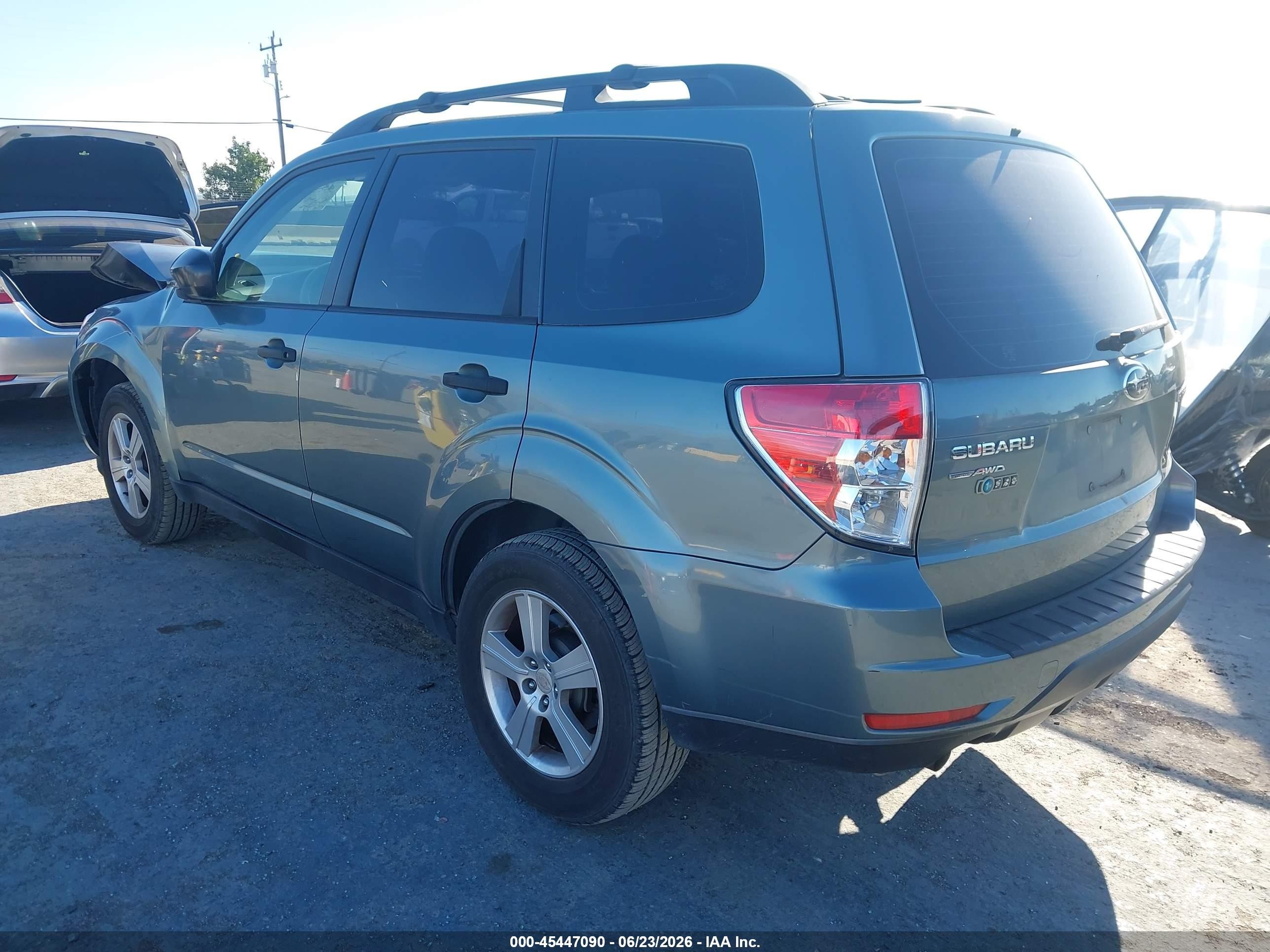 2011 Subaru Forester 2.5x Light Blue vin: JF2SHABC5BH774314