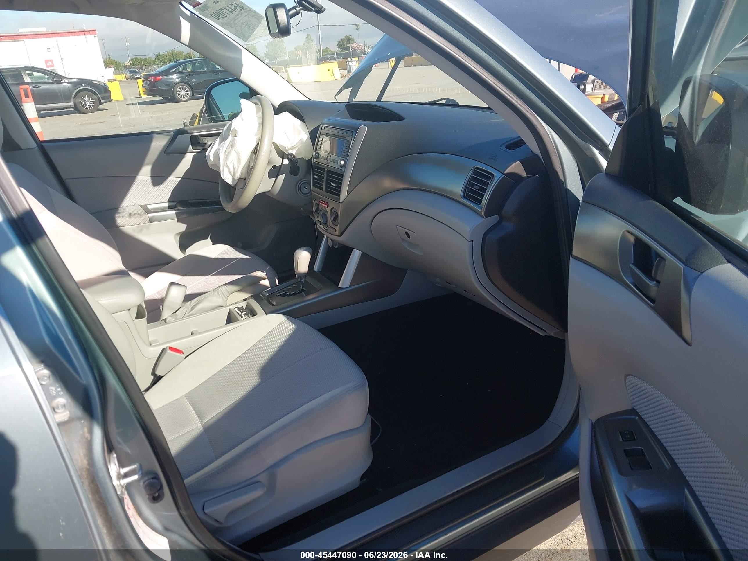2011 Subaru Forester 2.5x Light Blue vin: JF2SHABC5BH774314