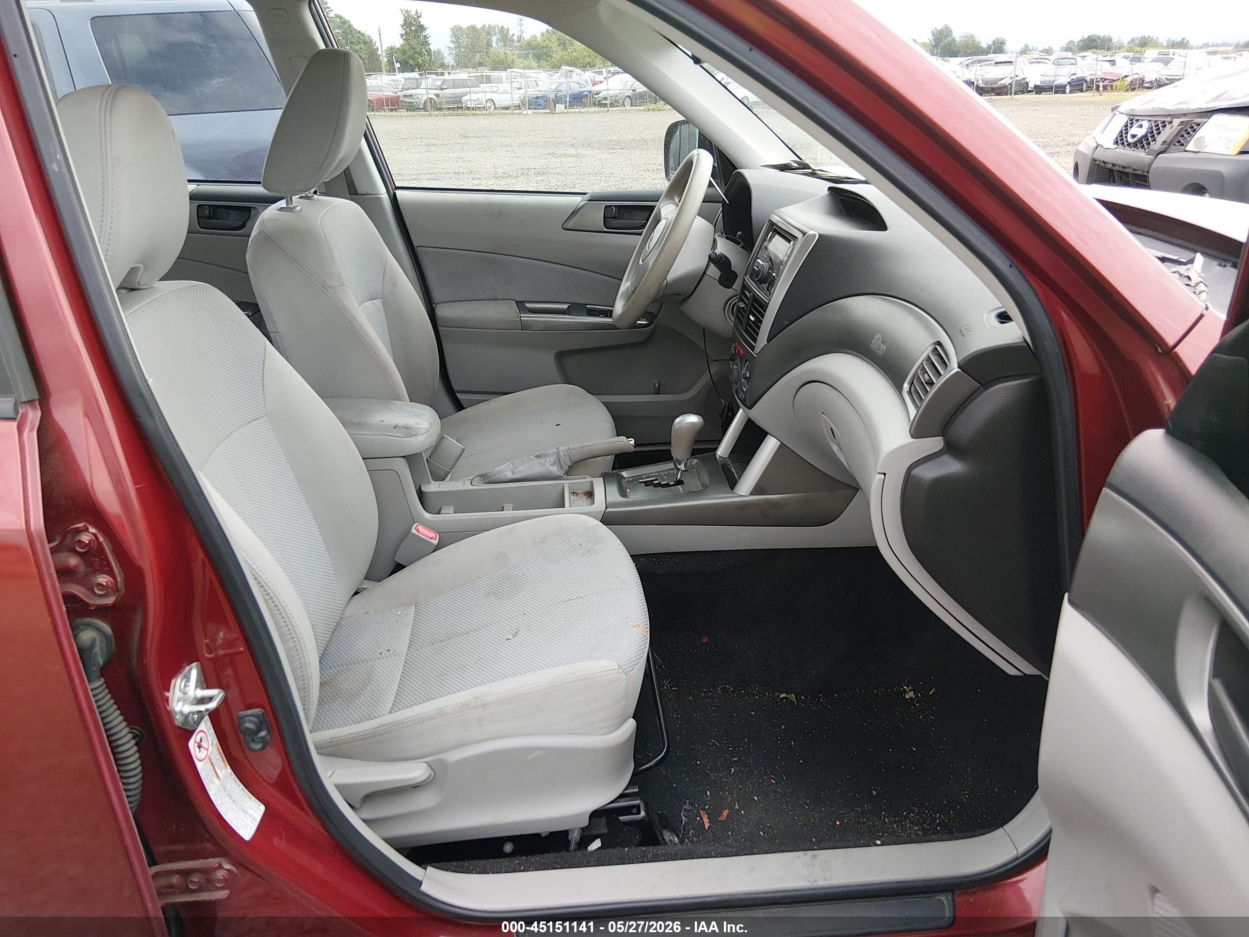 2011 Subaru Forester 2.5x Красный vin: JF2SHABC5BH774815