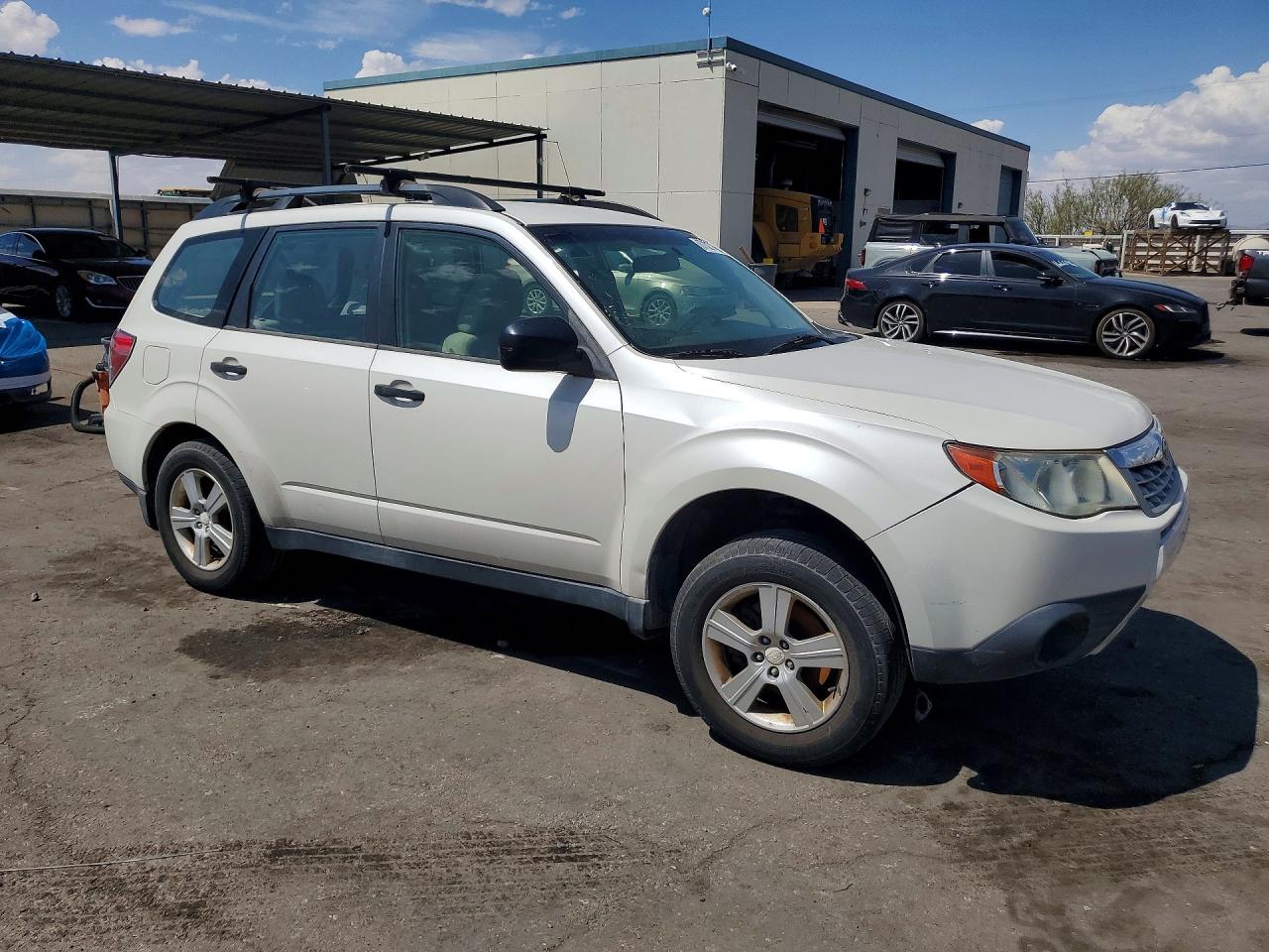 2012 Subaru Forester Белый vin: JF2SHABC5CG445717