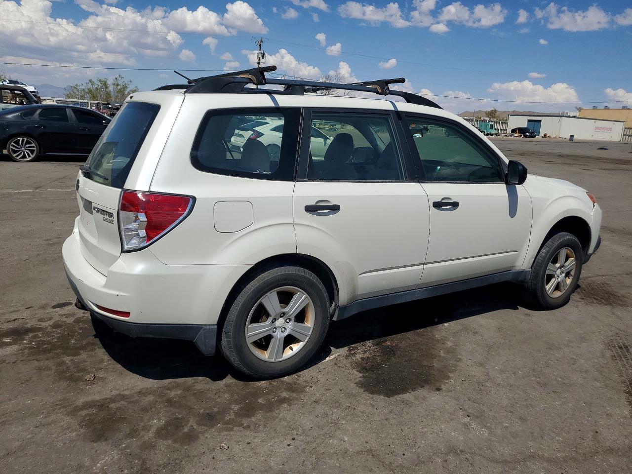 2012 Subaru Forester Белый vin: JF2SHABC5CG445717