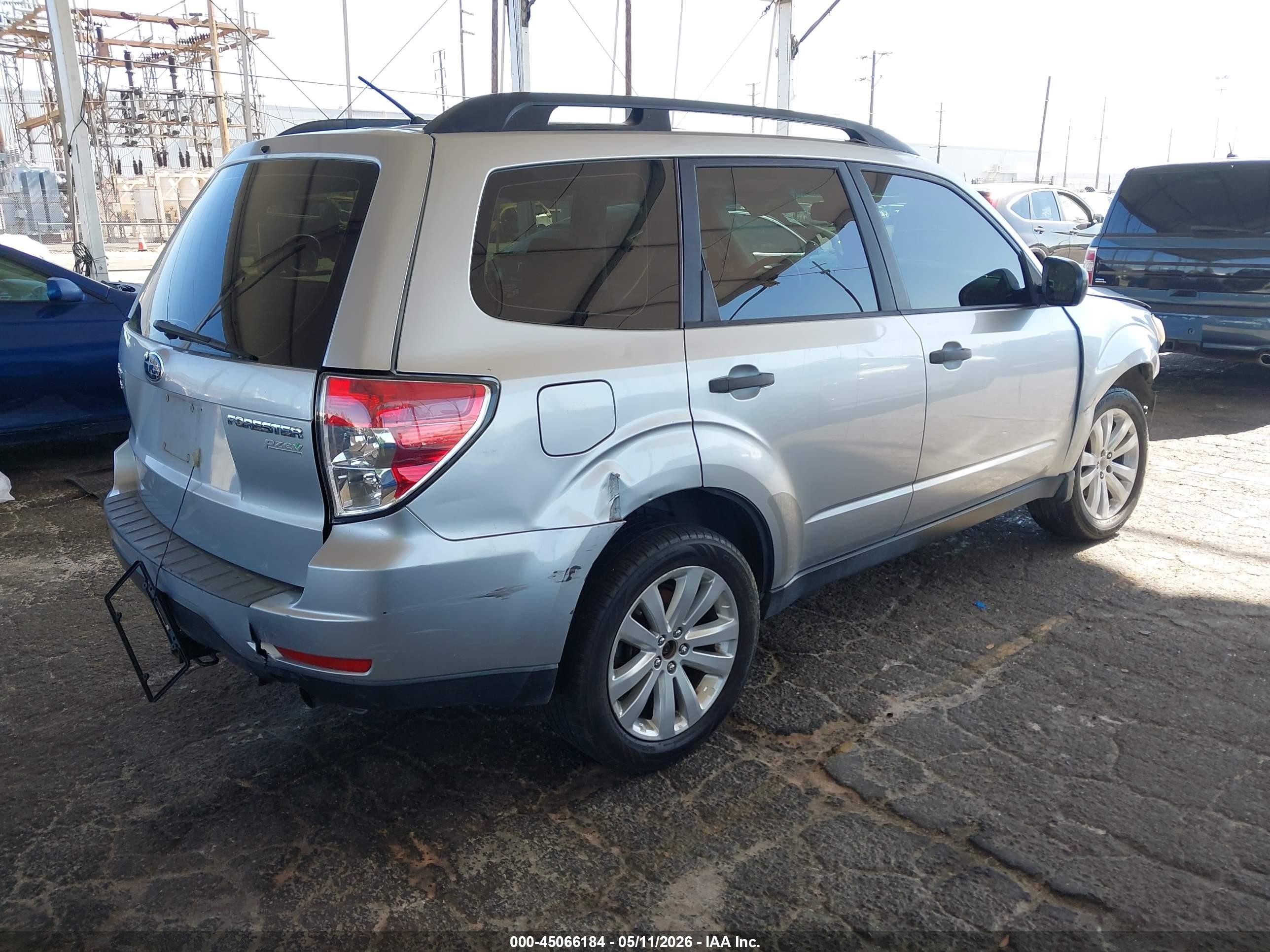 2012 Subaru Forester 2.5x Silver vin: JF2SHABC5CH404658