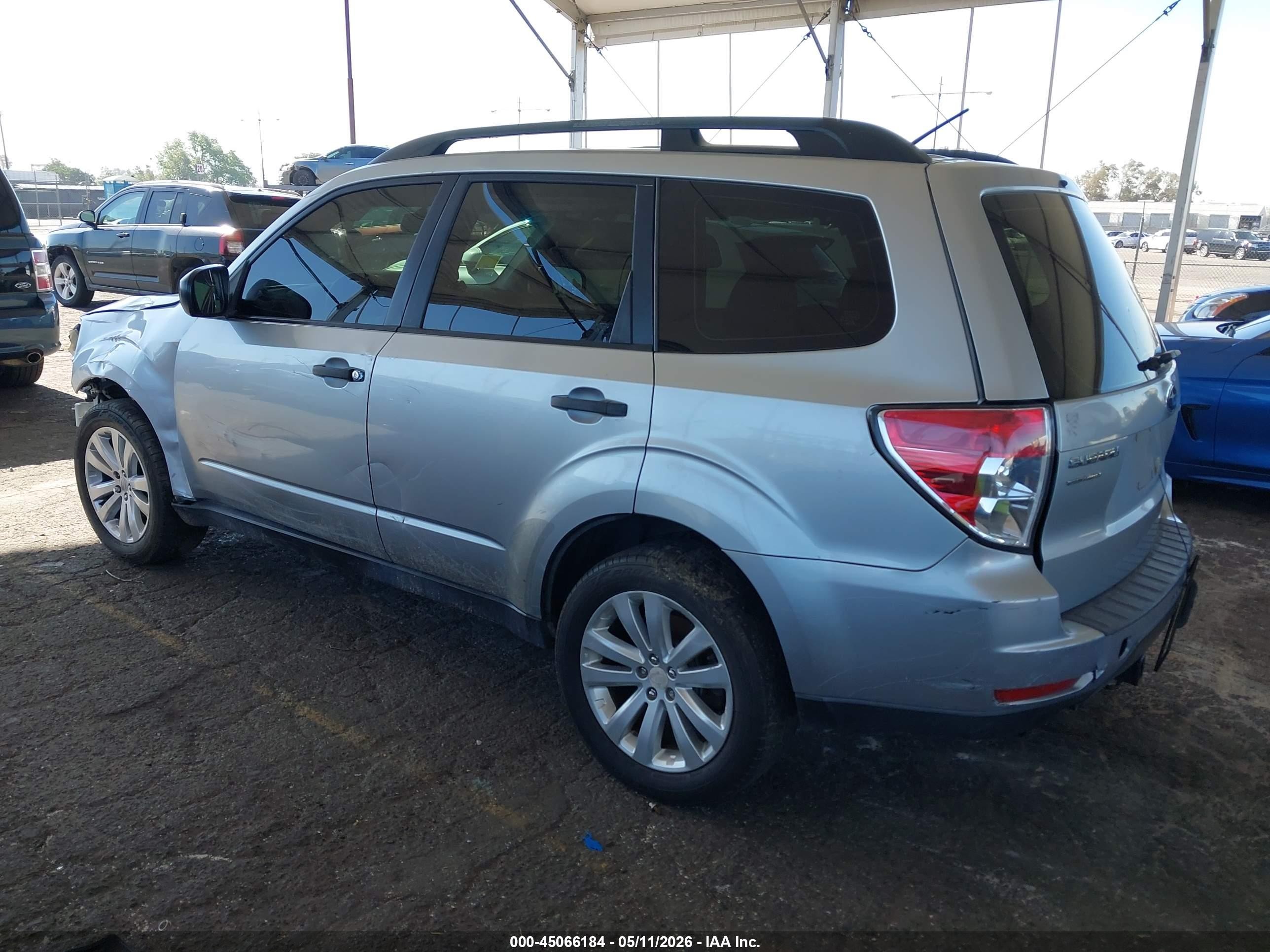 2012 Subaru Forester 2.5x Silver vin: JF2SHABC5CH404658