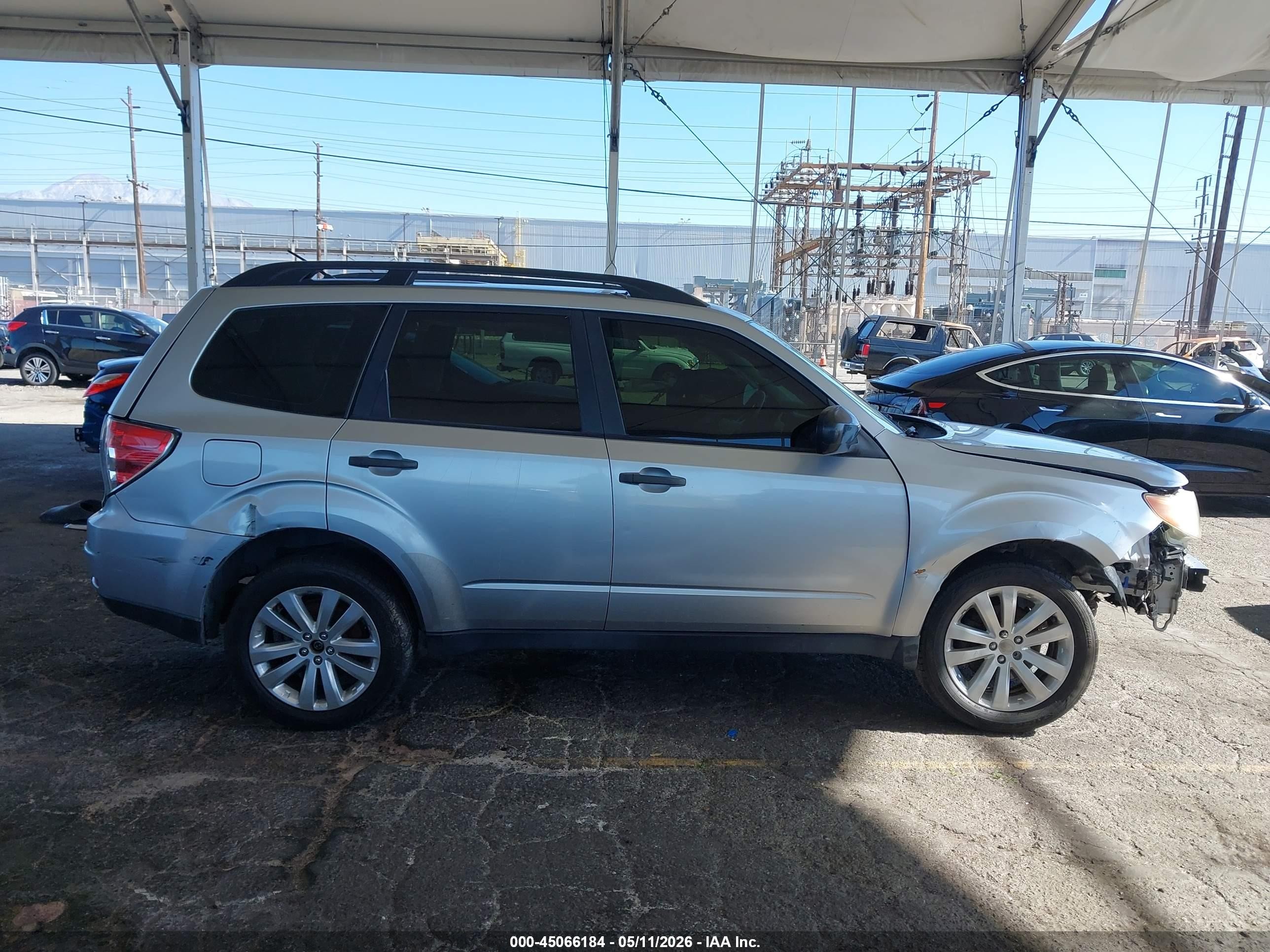 2012 Subaru Forester 2.5x Silver vin: JF2SHABC5CH404658