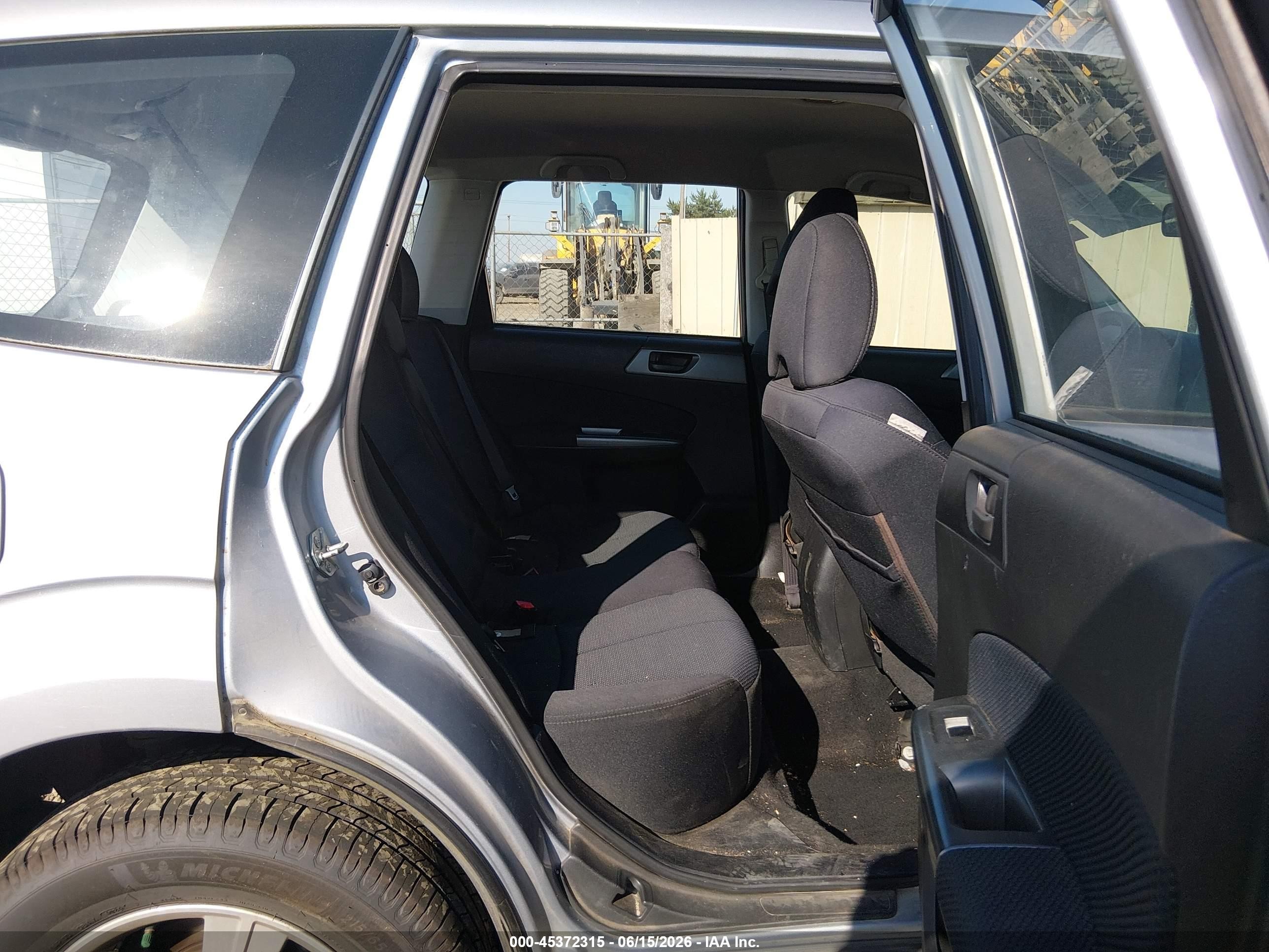 2012 Subaru Forester 2.5x Gray vin: JF2SHABC5CH433111
