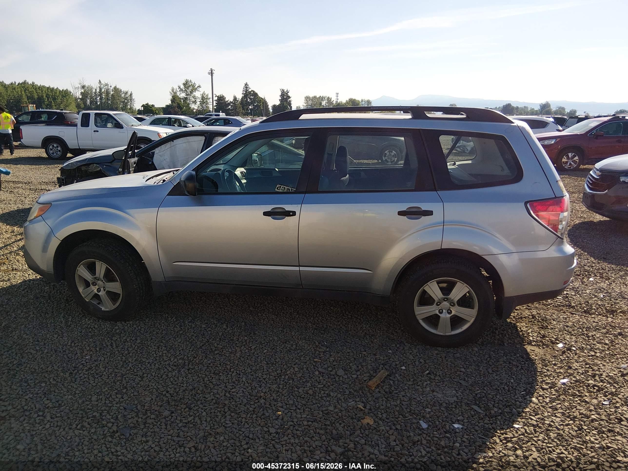 2012 Subaru Forester 2.5x Gray vin: JF2SHABC5CH433111