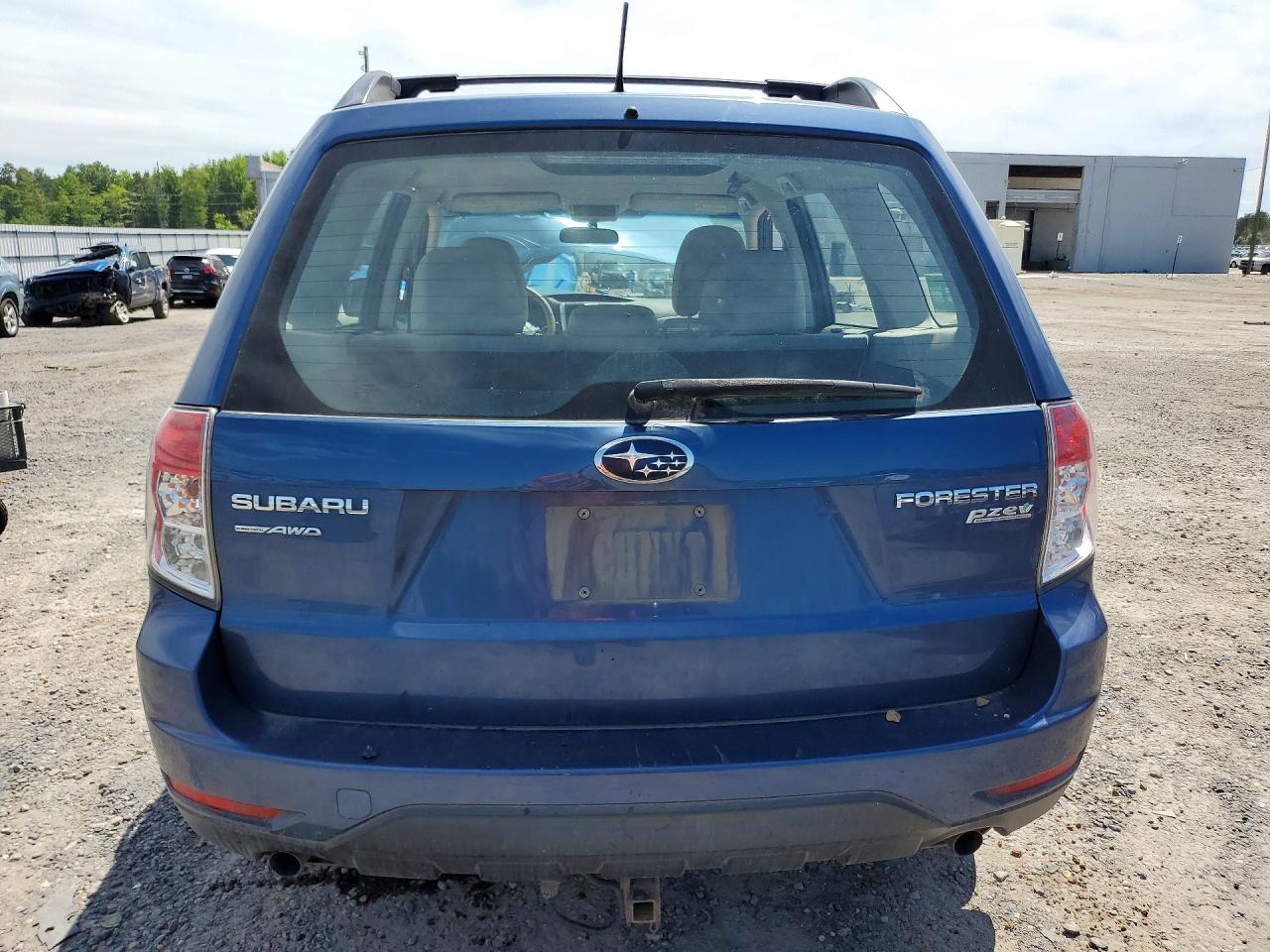 2013 Subaru Forester 2.5i Blue vin: JF2SHABC5DG439952
