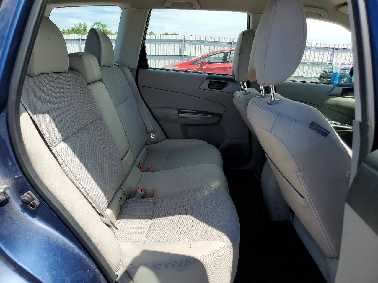 2013 Subaru Forester 2.5i Blue vin: JF2SHABC5DG439952