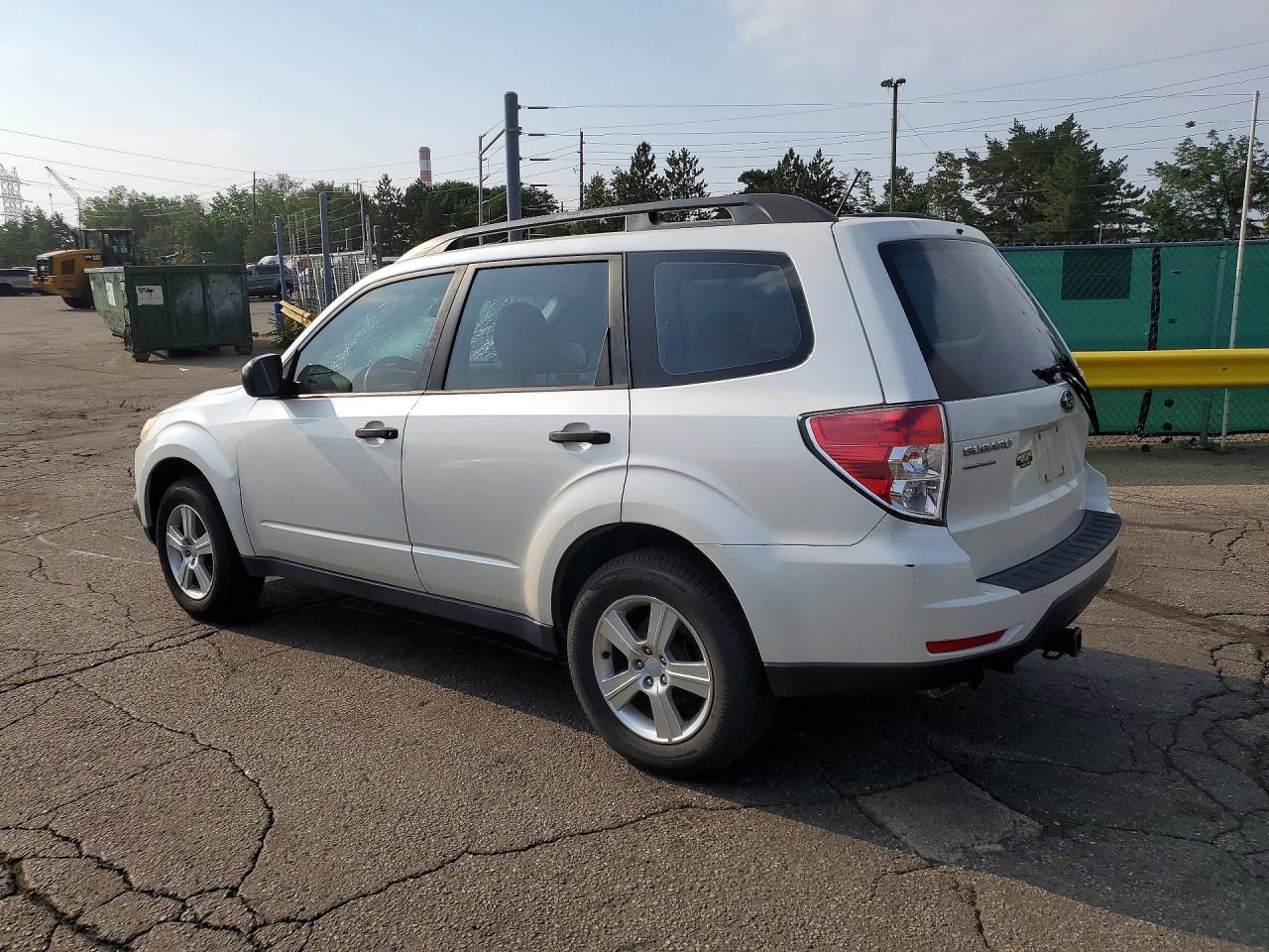 2013 Subaru Forester 2.5x White vin: JF2SHABC5DH428542