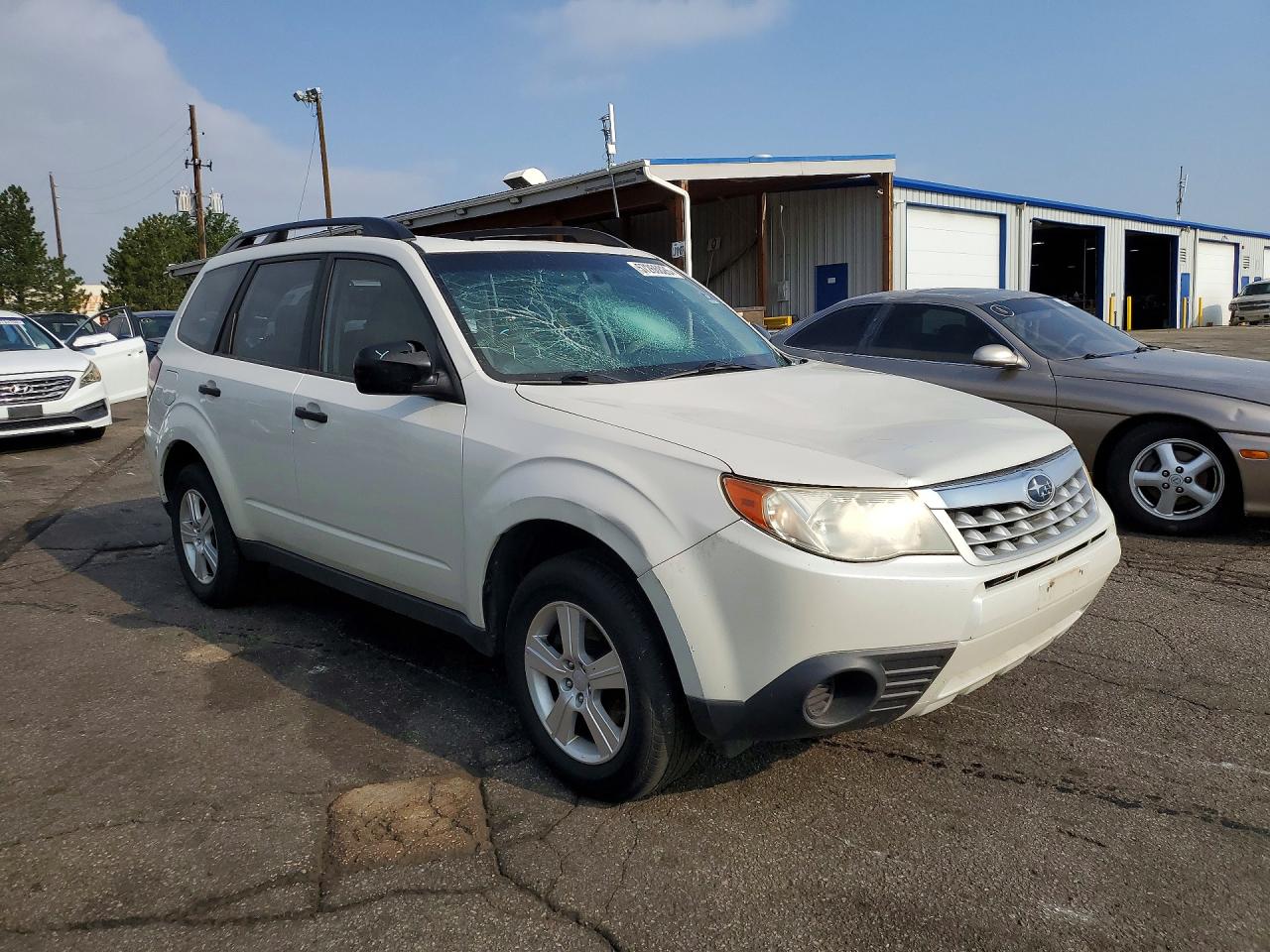 2013 Subaru Forester 2.5x White vin: JF2SHABC5DH428542