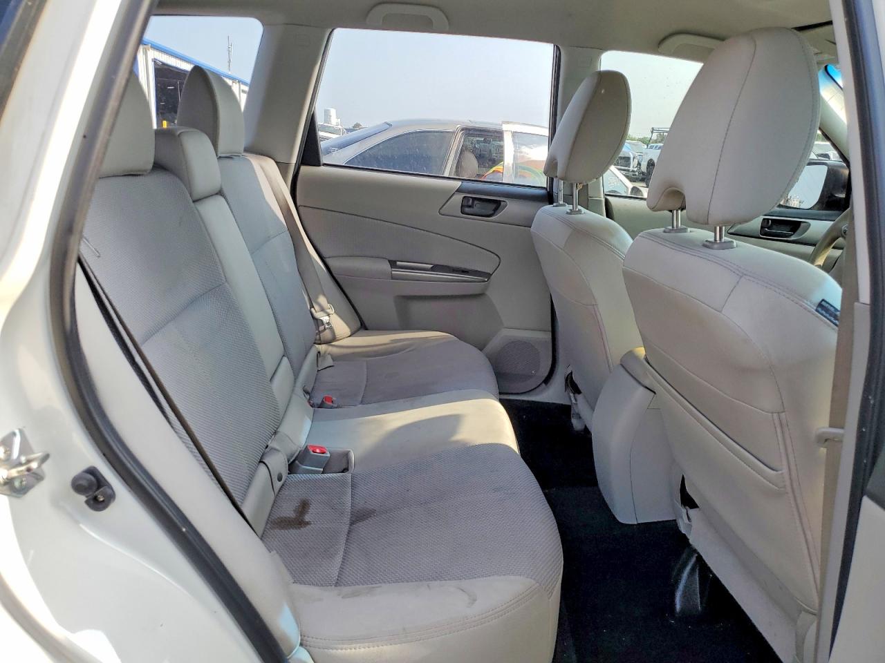 2013 Subaru Forester 2.5x White vin: JF2SHABC5DH428542