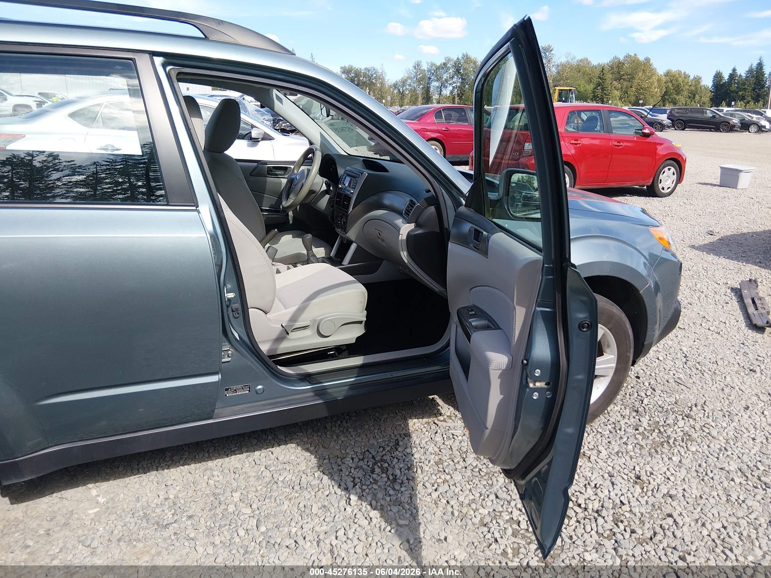2012 Subaru Forester 2.5x Blue vin: JF2SHABC6CG408823