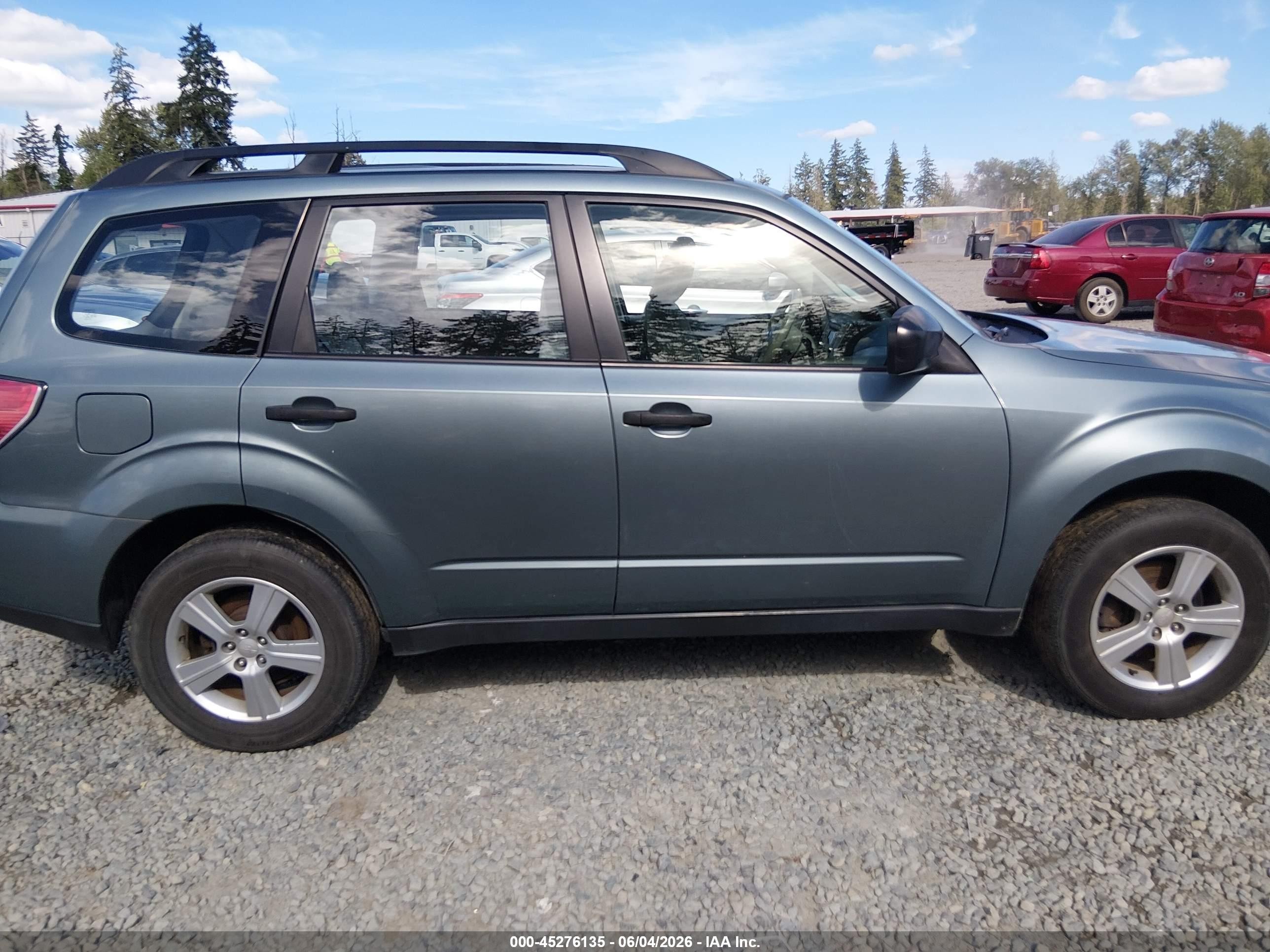 2012 Subaru Forester 2.5x Blue vin: JF2SHABC6CG408823