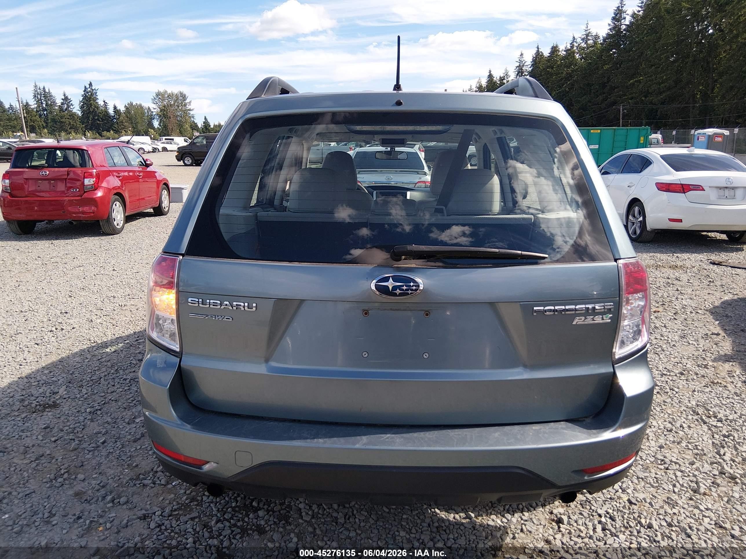 2012 Subaru Forester 2.5x Blue vin: JF2SHABC6CG408823