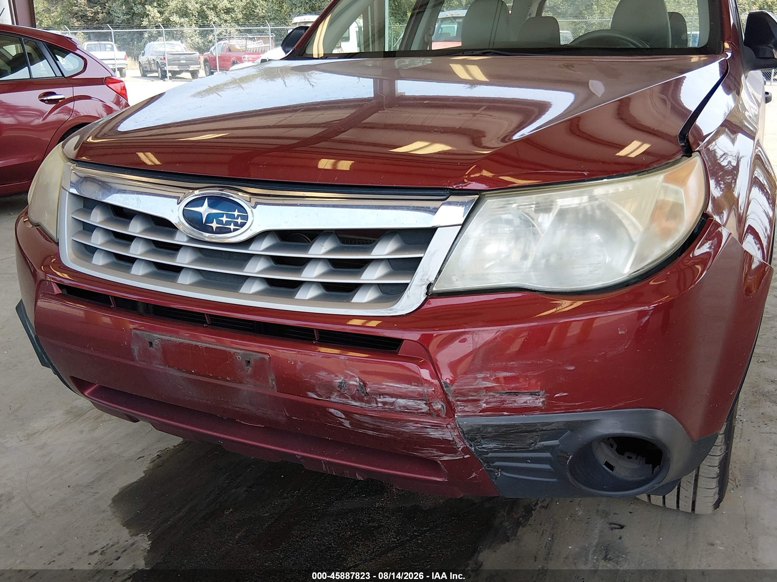 2012 Subaru Forester 2.5x Burgundy vin: JF2SHABC6CH404295